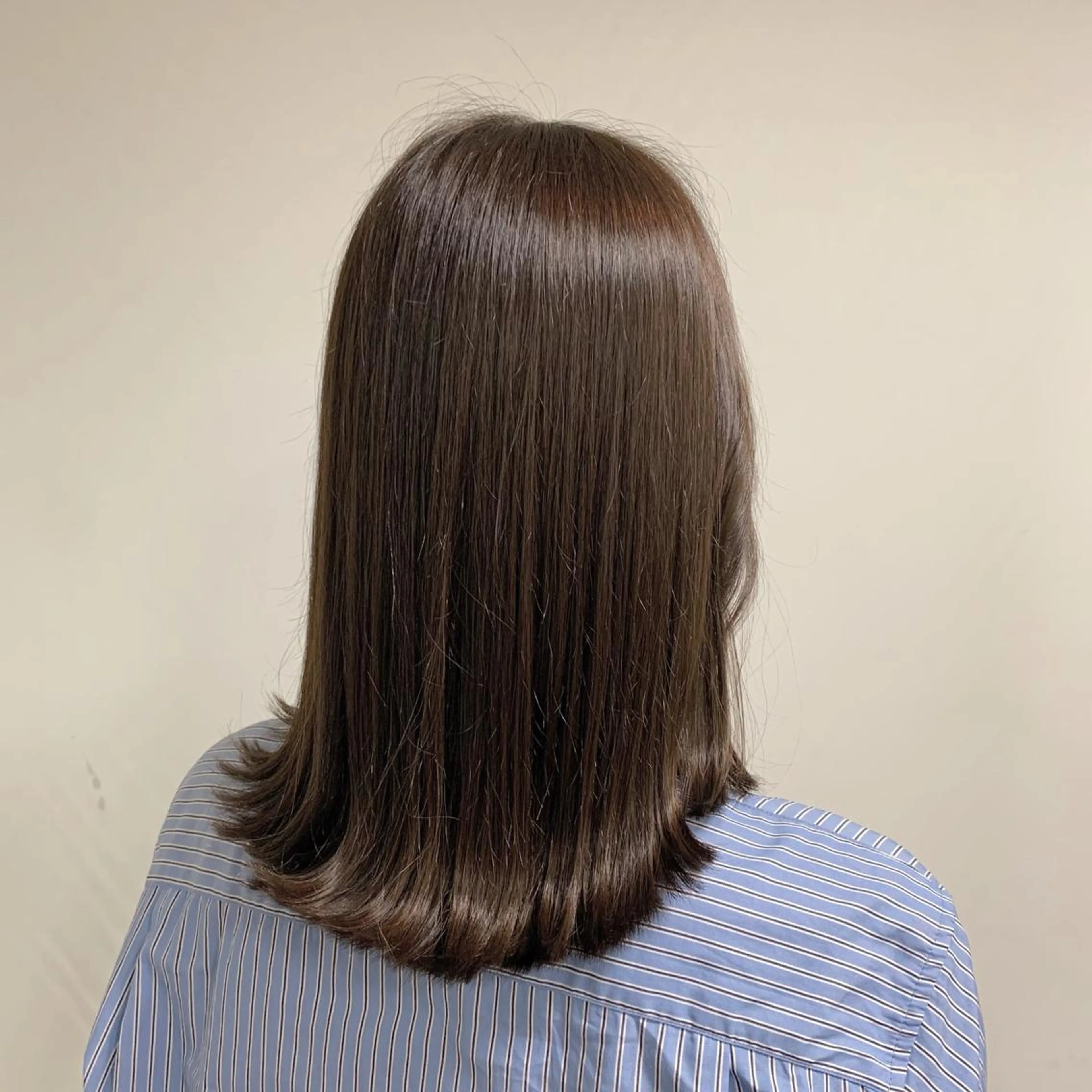 ミディアム カラー ウスイマイコ カット/ケアカラーのヘアスタイル