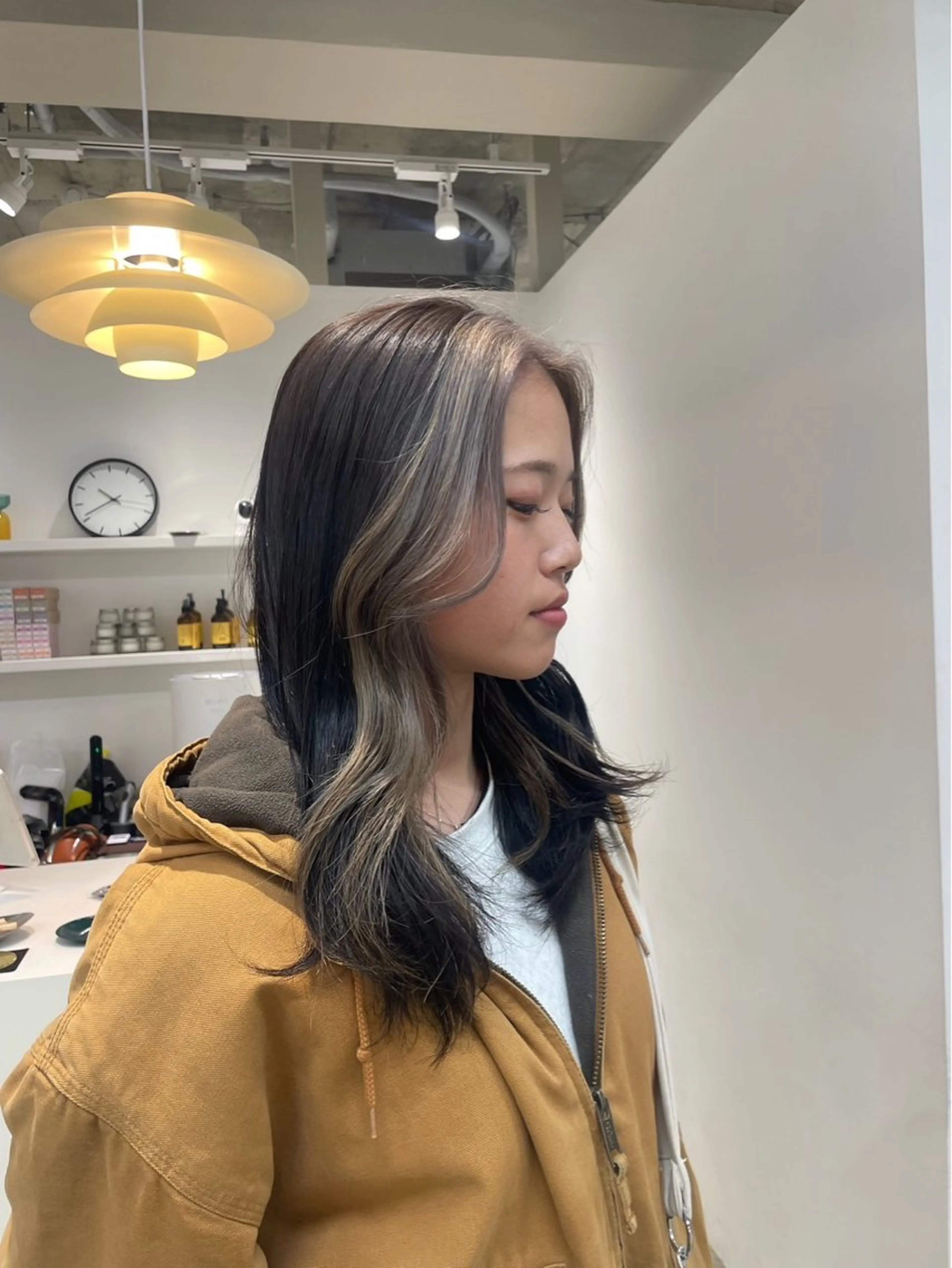 カラー ブリーチ カット ヘアカラー H I ＮＡのヘアスタイル