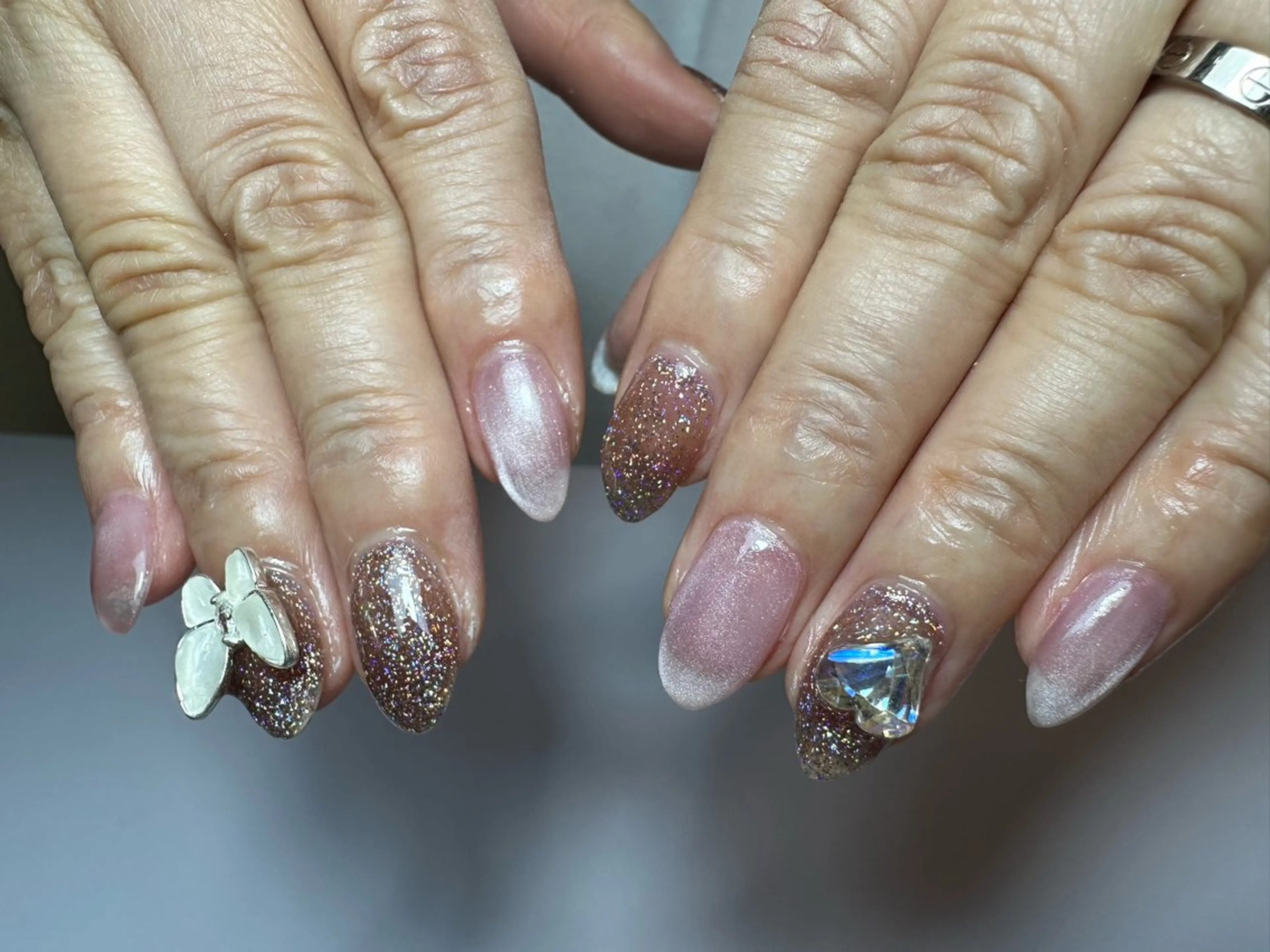 ミディアム ハンドネイル shandy nail所属・shandy nailのネイルデザイン