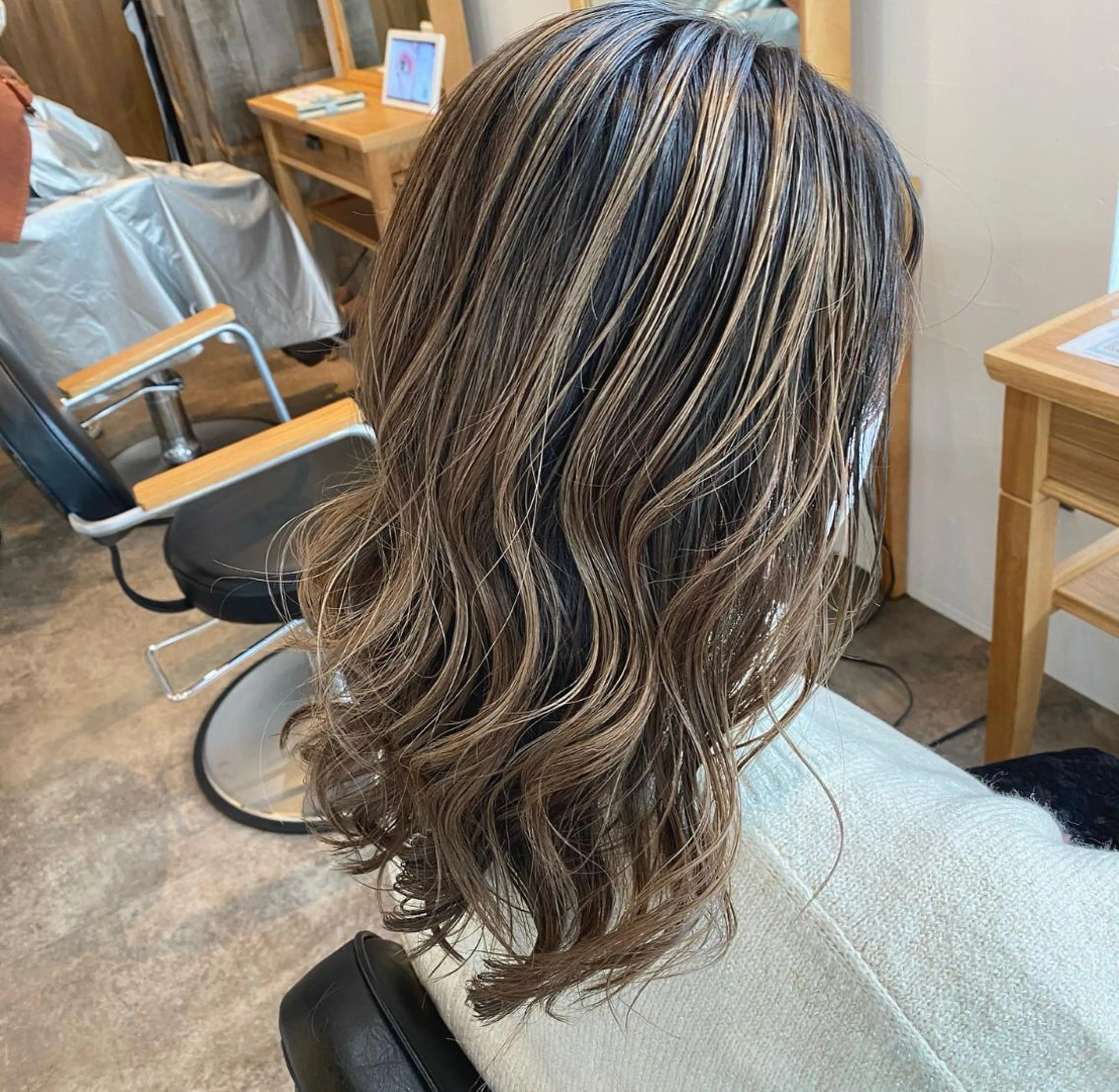 セミロング カット ヘアカラー Lafith hair lit所属・今井 悠菜のヘアスタイル