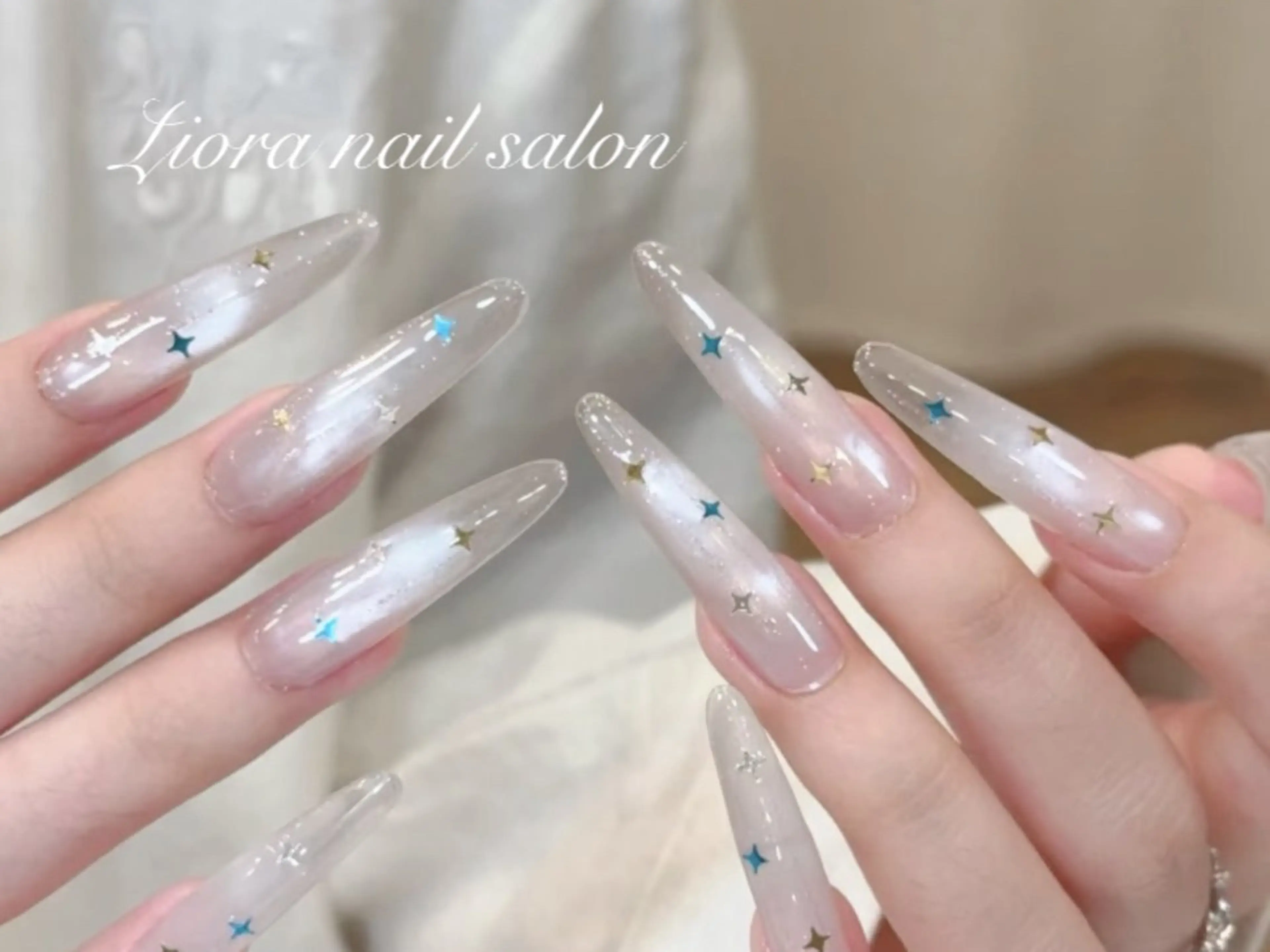 ネイル フレンチネイル ジェルネイル ガーリー グラデーション キラキラネイル ハンドネイル Liora ネイルサロン所属・Liora nail salonのネイルデザイン