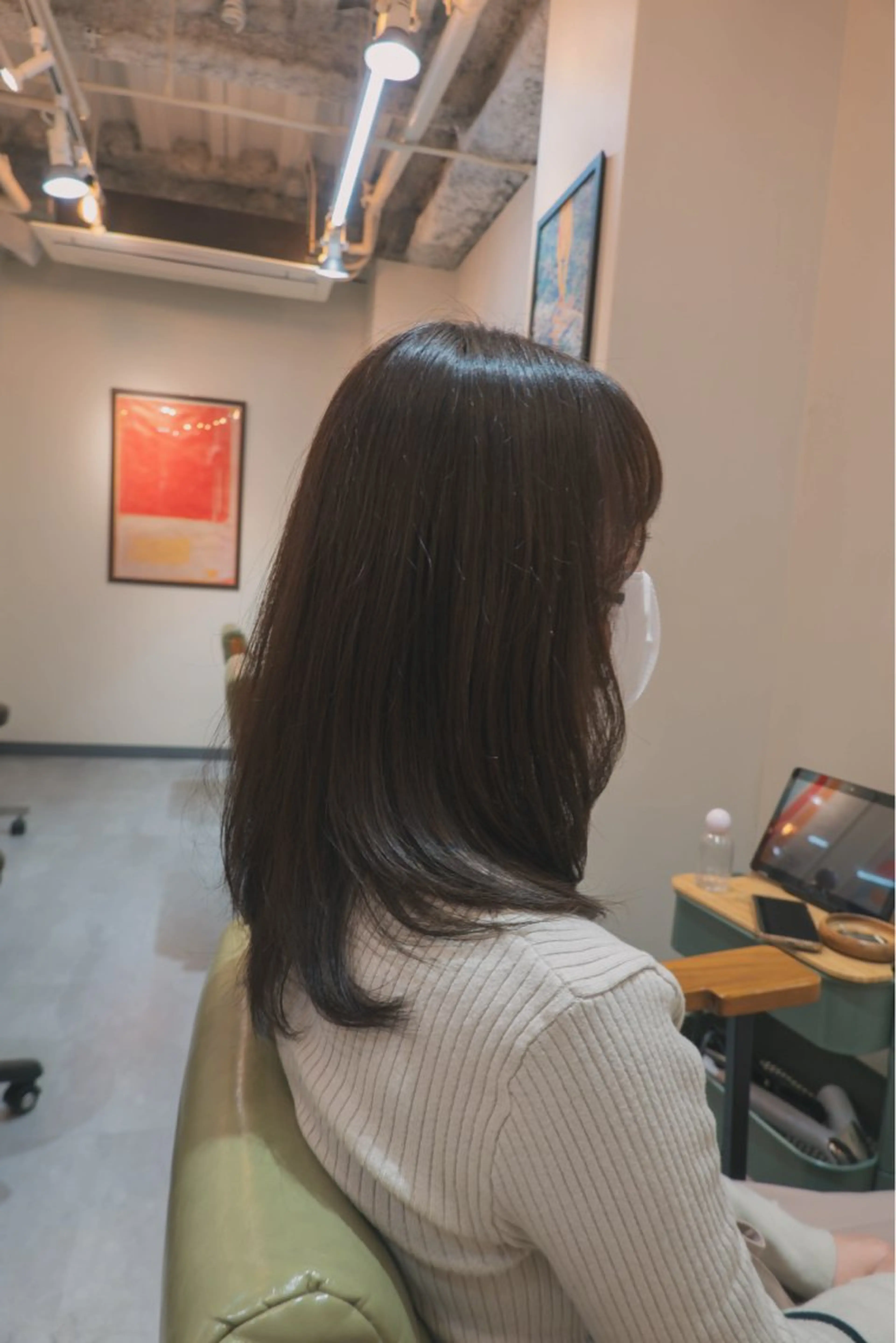セミロング レイヤーカット lou  by  revo所属・カット無料❗️🫧 由姫🫧のヘアスタイル