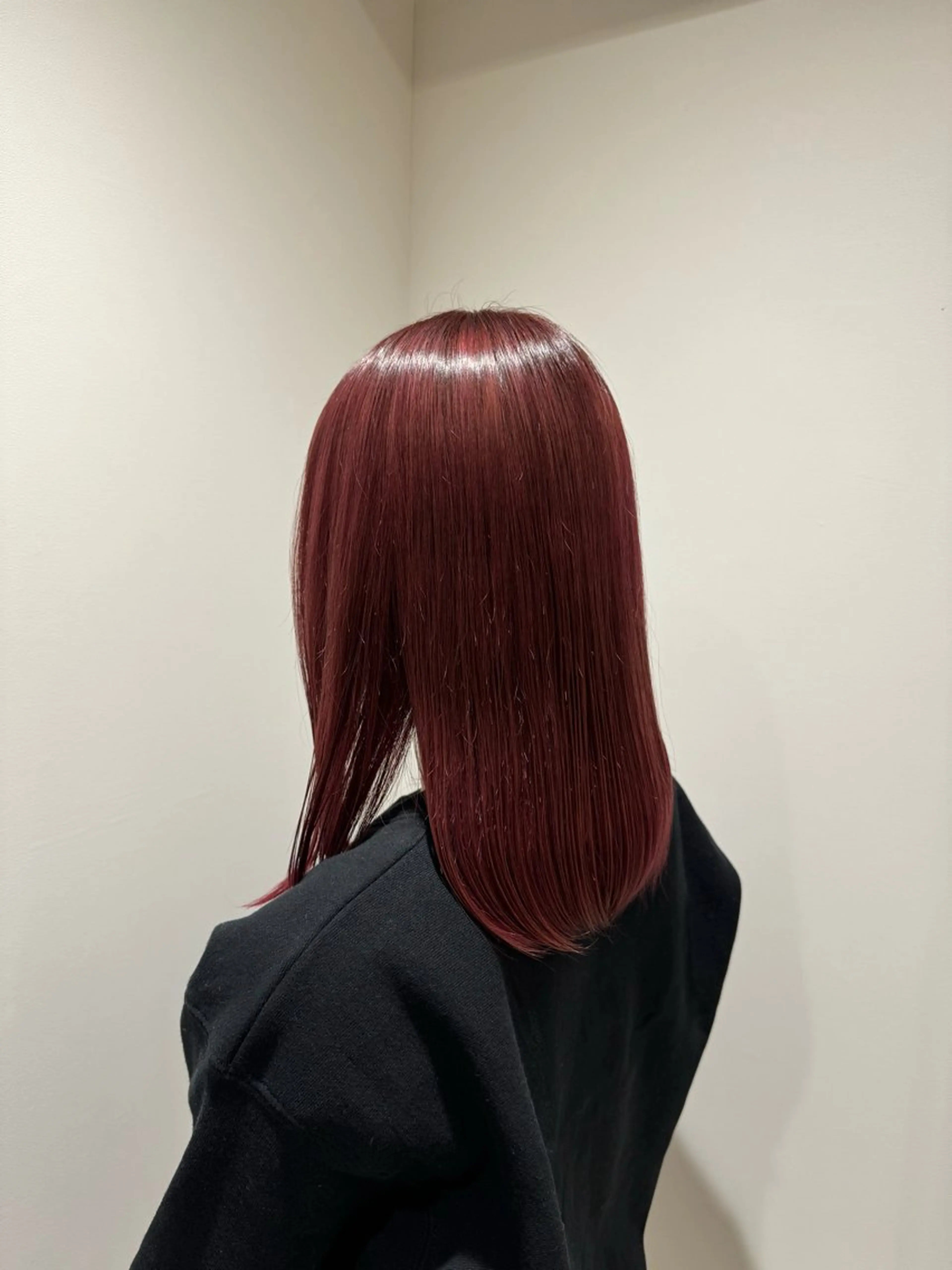 ミディアム カラー 峰 麗那のヘアスタイル