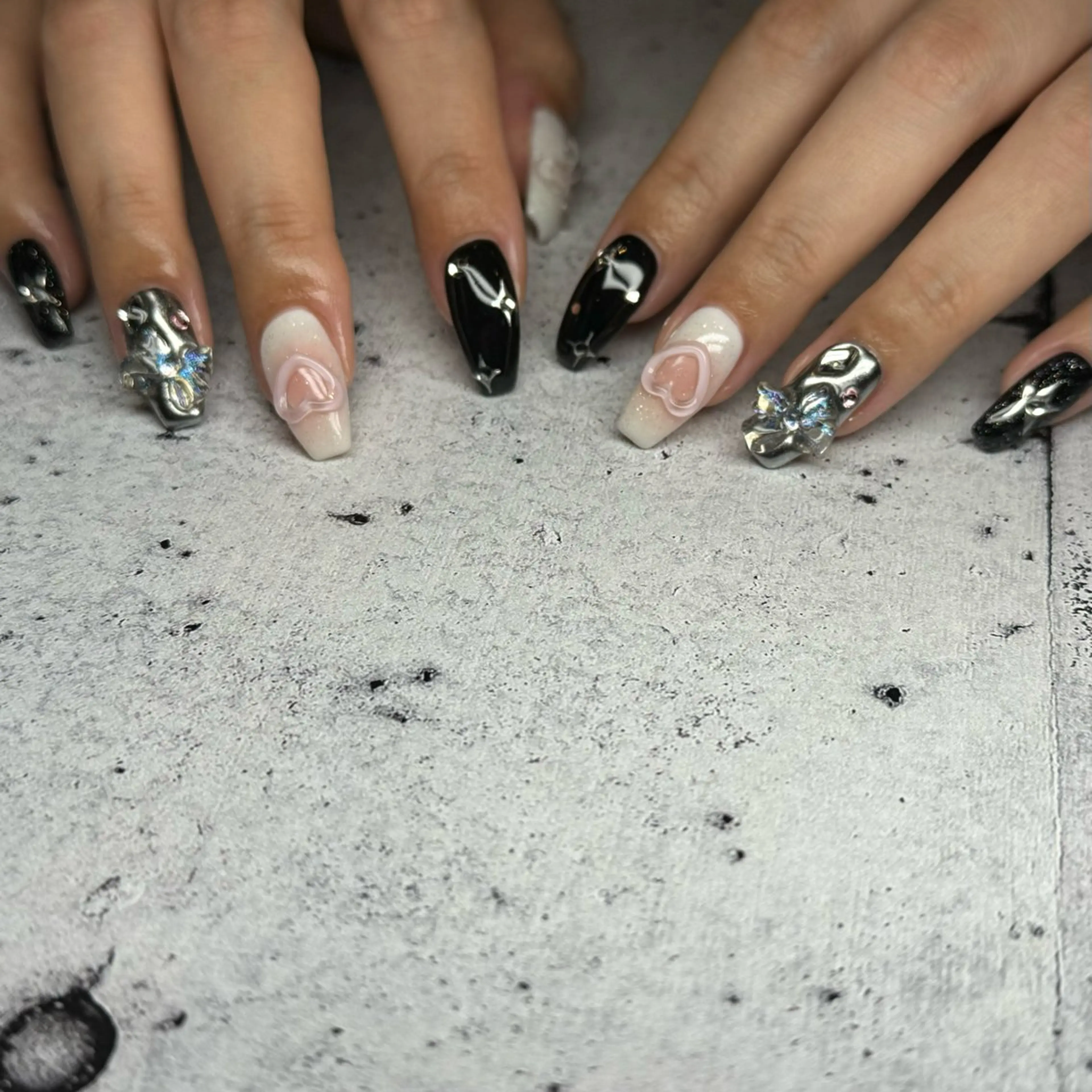 ネイル ハート リボン ハンドネイル 𝐫𝐚𝐢 𝐧𝐚𝐢𝐥のネイルデザイン