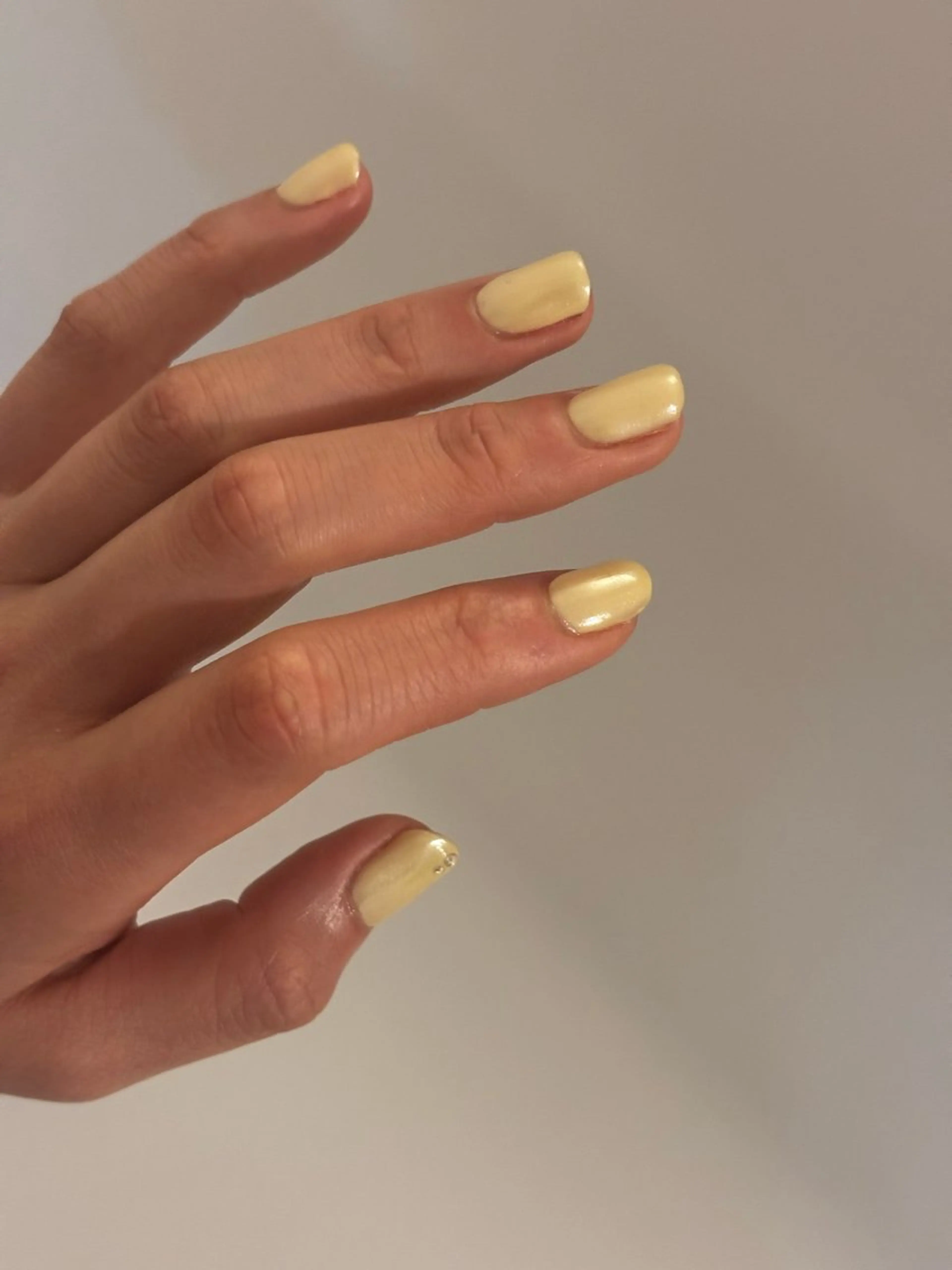 ネイル パステルネイル 黄色 ハンドネイル Elio所属・Elio 国泰寺のネイルデザイン