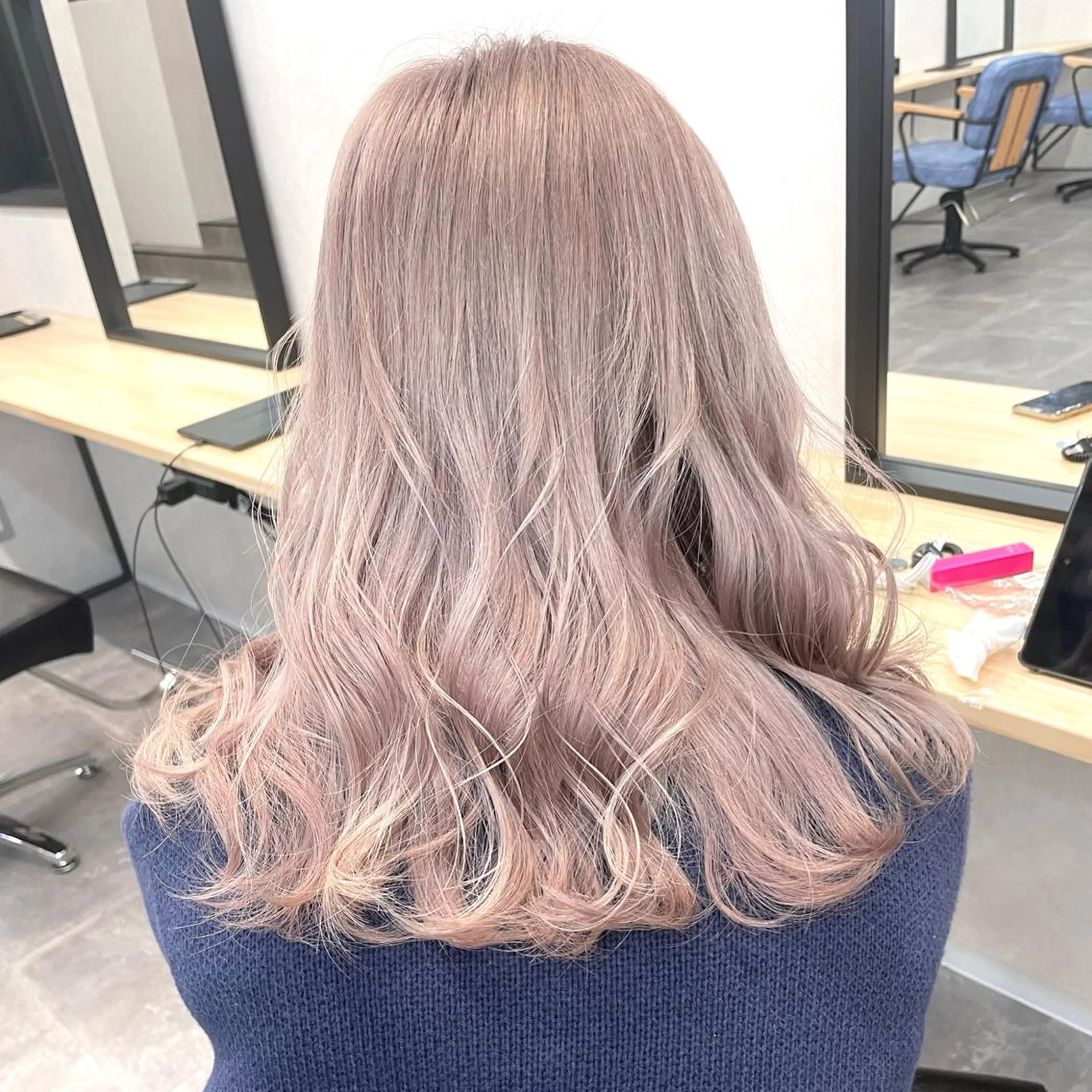 ミディアム カット ヘアカラー Aika 🖤のヘアスタイル