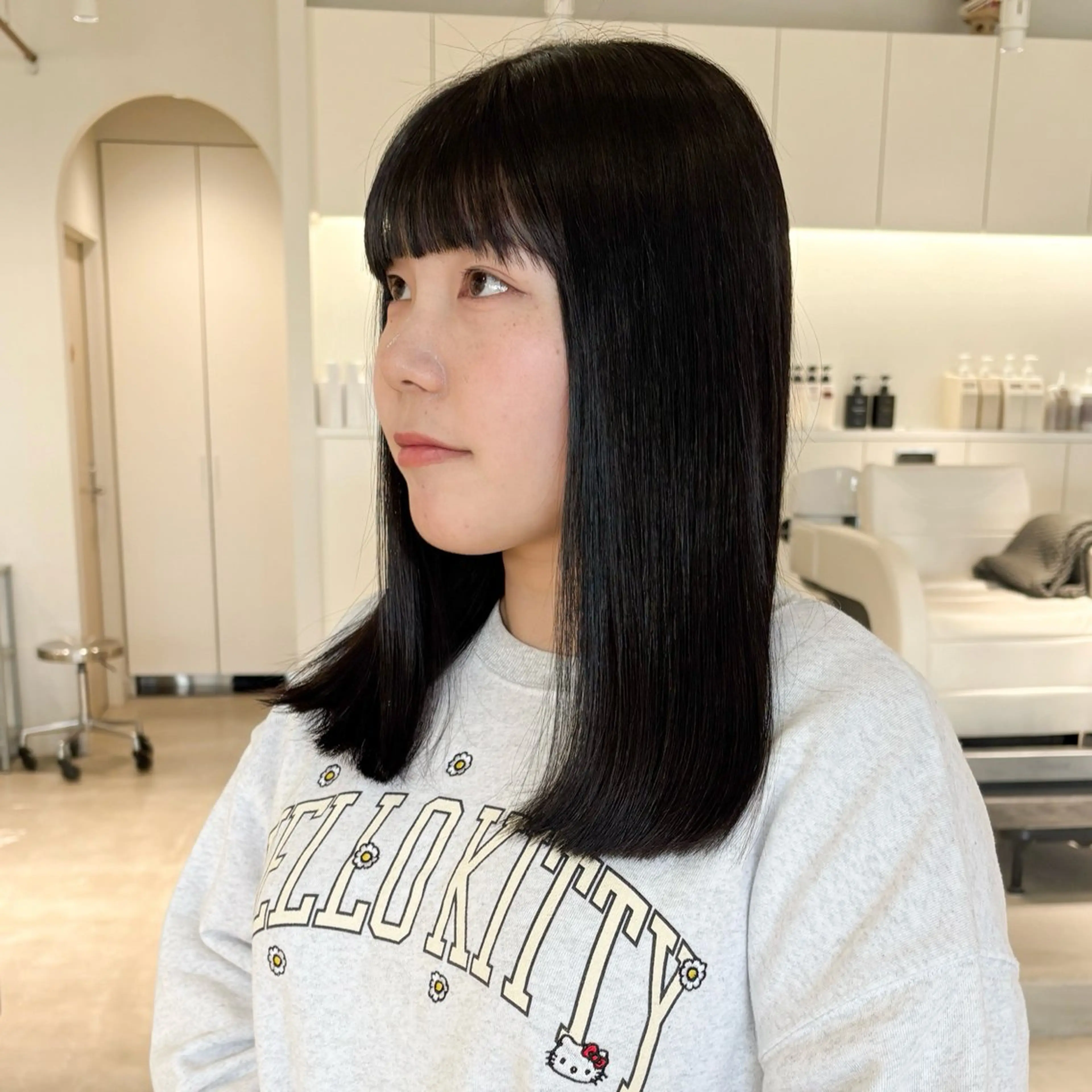 ミディアム カラー ブラウンカラー ダークブラウン ワイドバング カット ヘアカラー 安西 香利奈のヘアスタイル