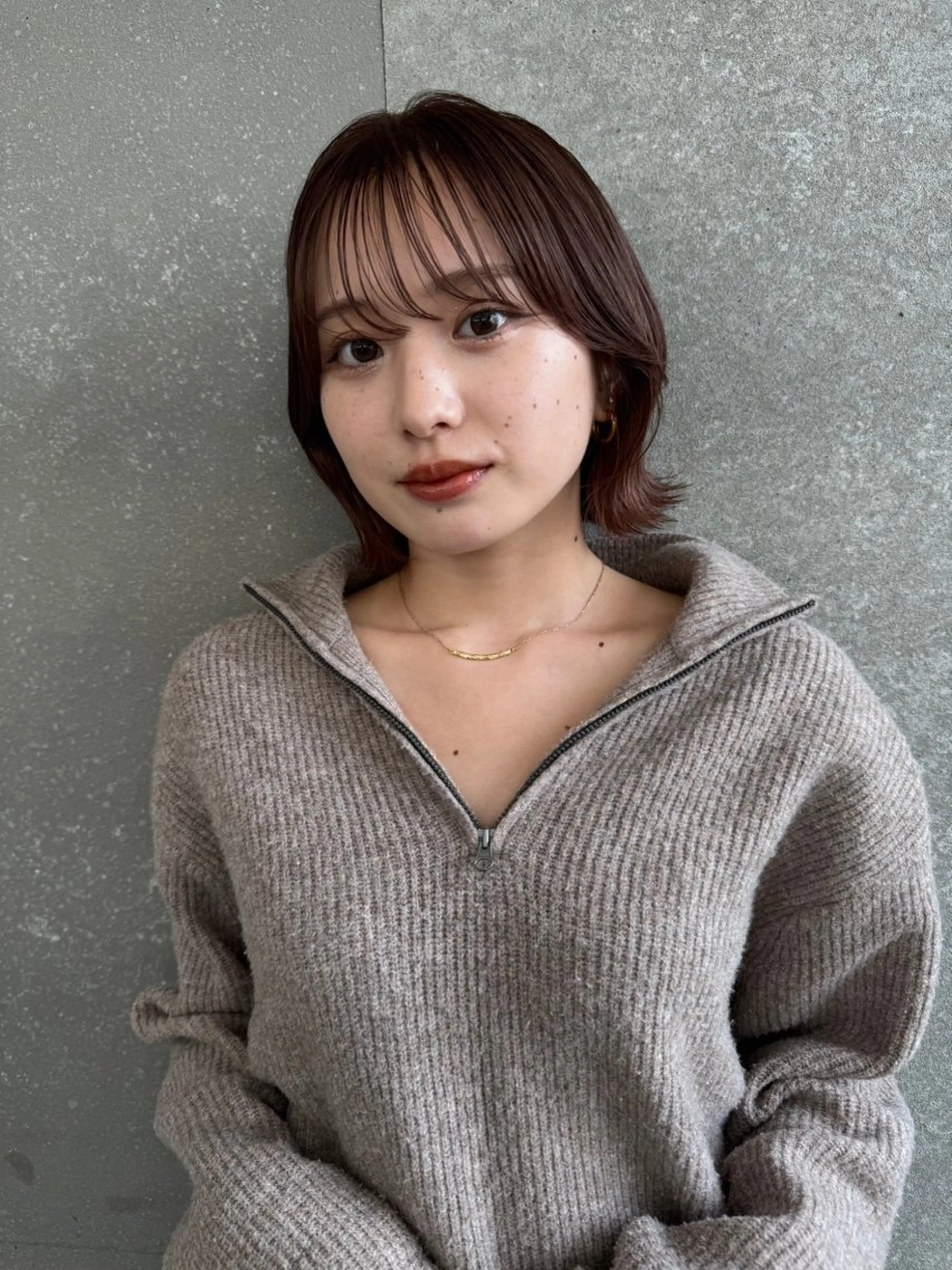 ミディアム カット 艶々ワンカラー　中嶋 将城のヘアスタイル