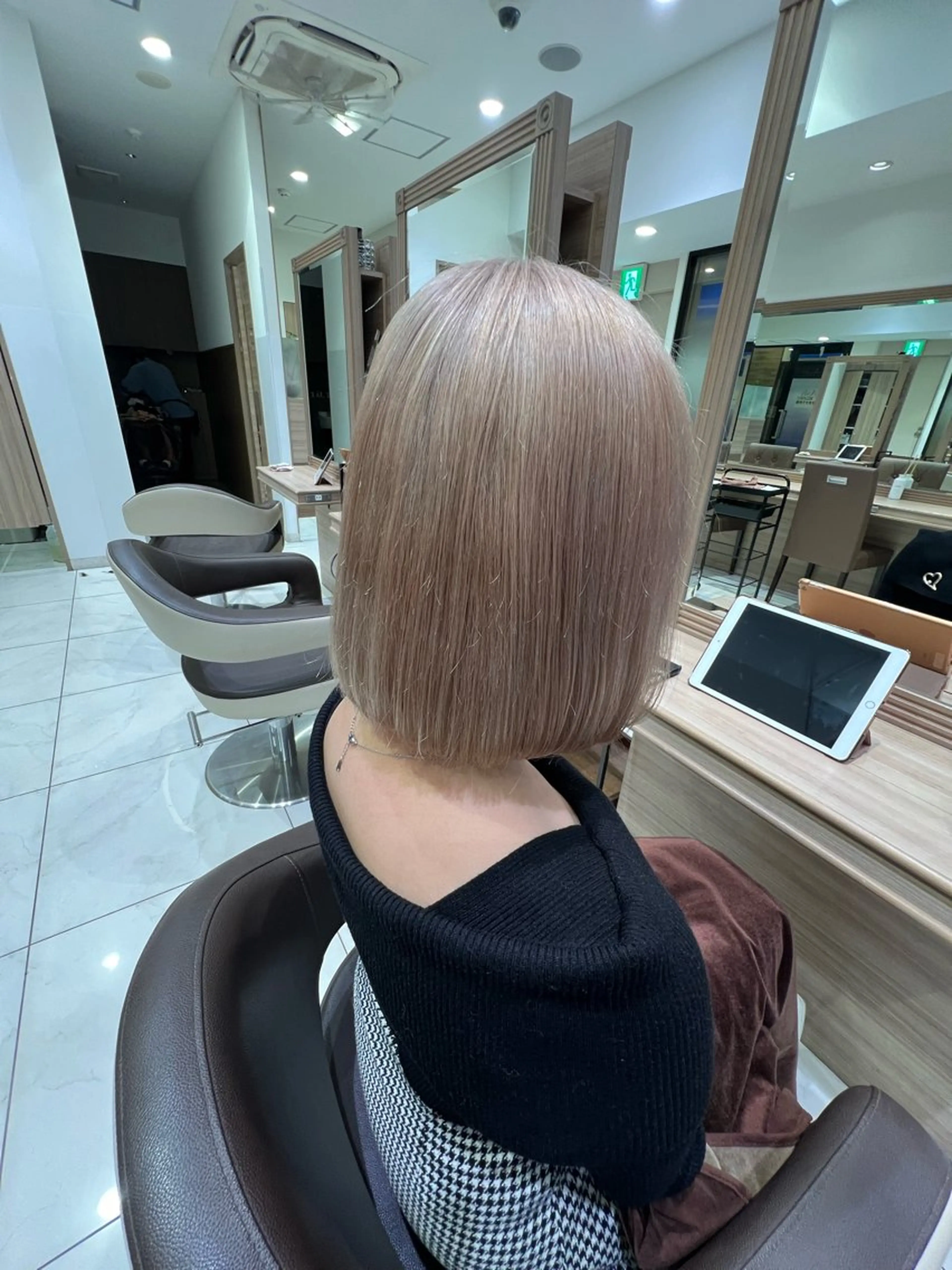 ミディアム カラー ヘアカラー トリートメント 艶髪ハイトーン 💎りゅうやのヘアスタイル