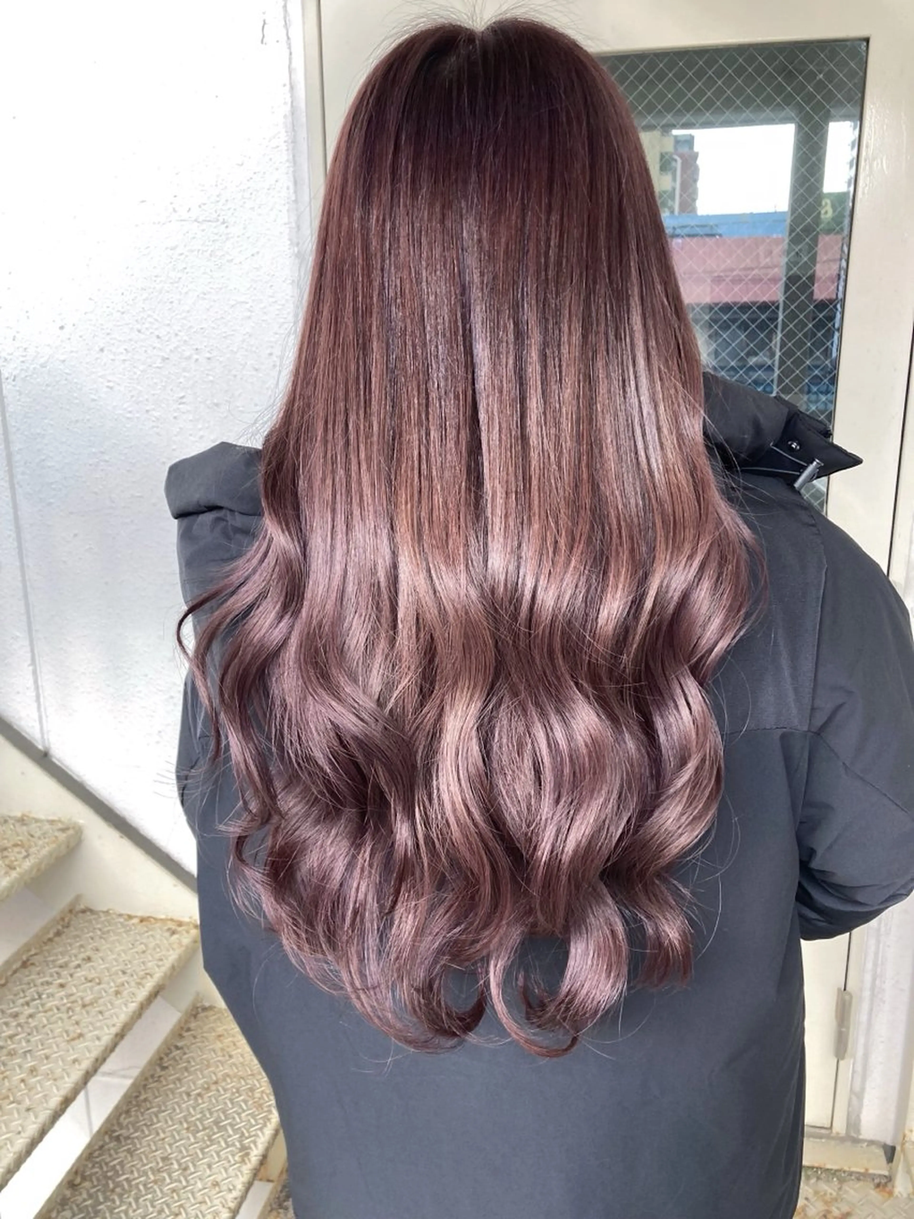 ロング ピンクラベンダー トリートメント roka ノゾミのヘアスタイル