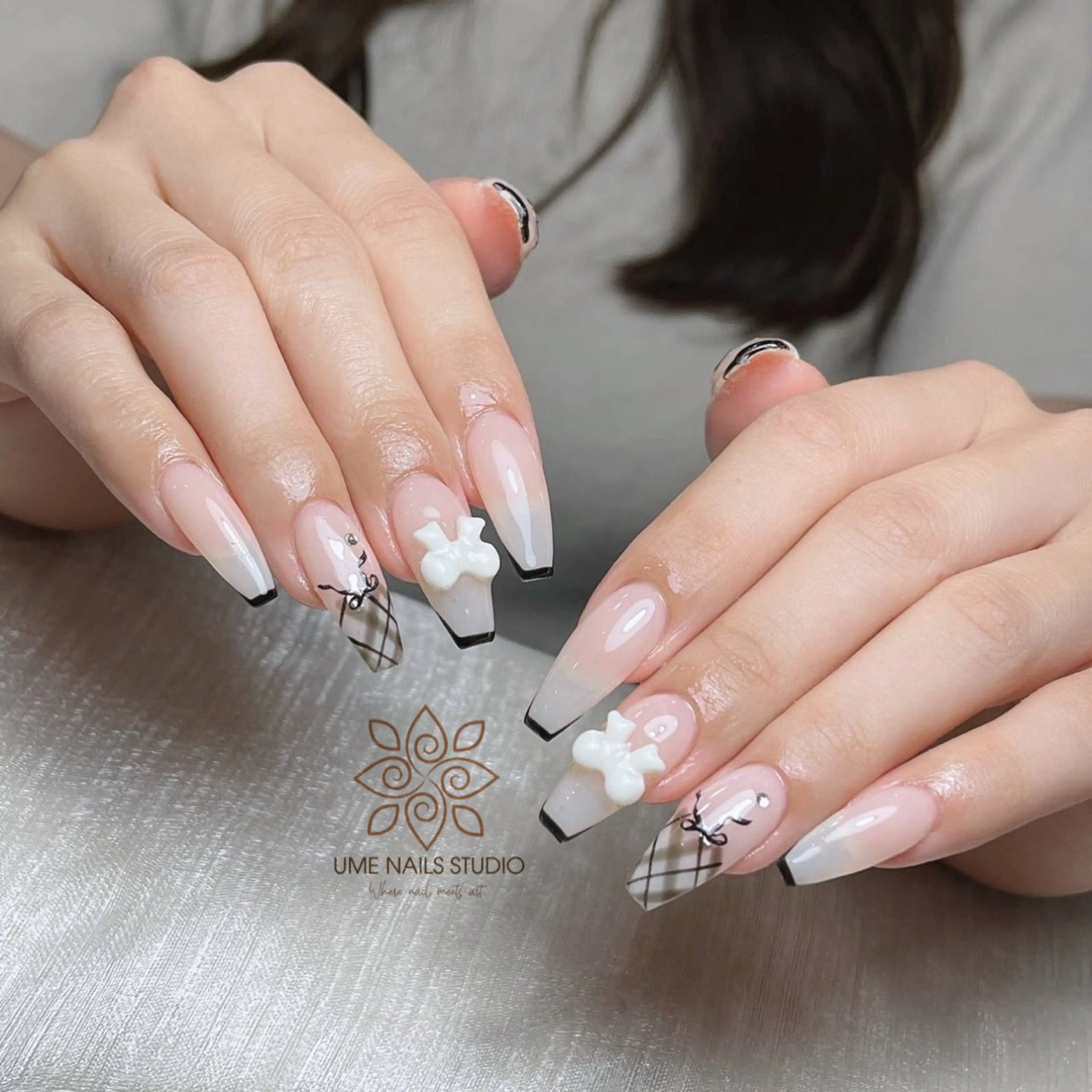 ネイル チークネイル クリアネイル ガーリー キラキラネイル 韓国ネイル ハンドネイル Ume Nail Studioのネイルデザイン
