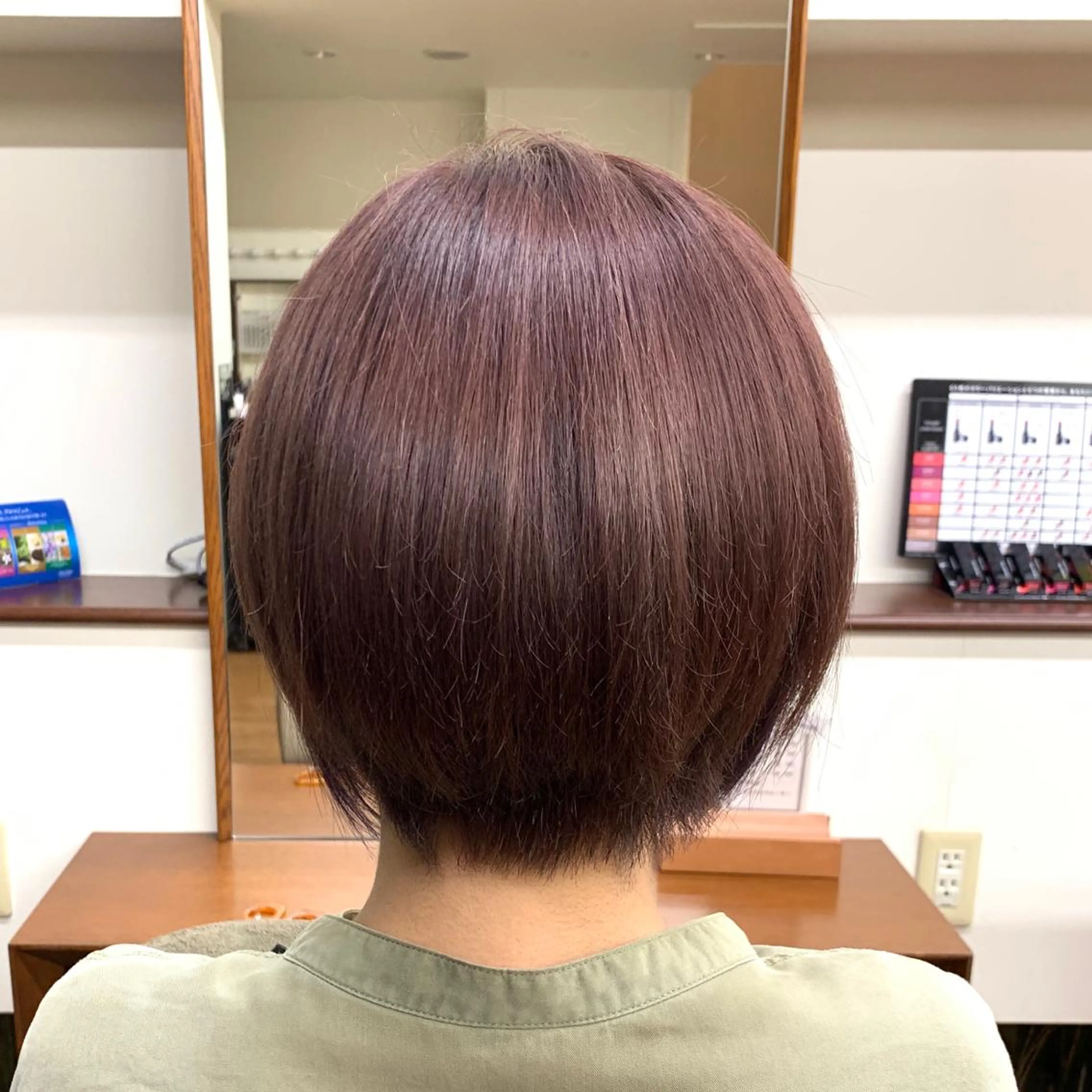 ショート カラー ベージュカラー ピンクカラー ピンクベージュ hair＆face  LOBEAUT所属・小笠原 一倫のヘアスタイル