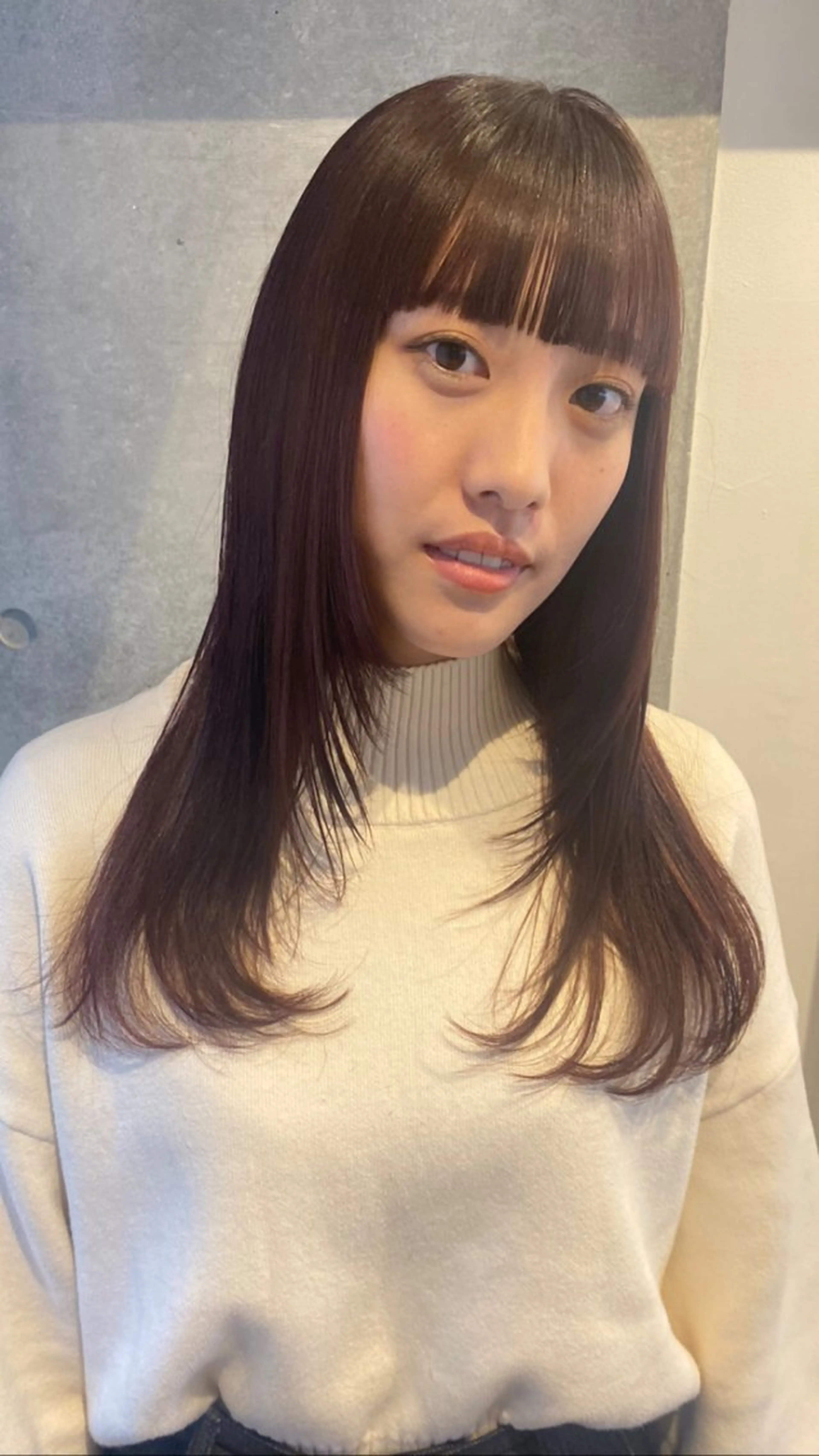 ロング カラー ヘアカラー 室谷 侑奈のヘアスタイル