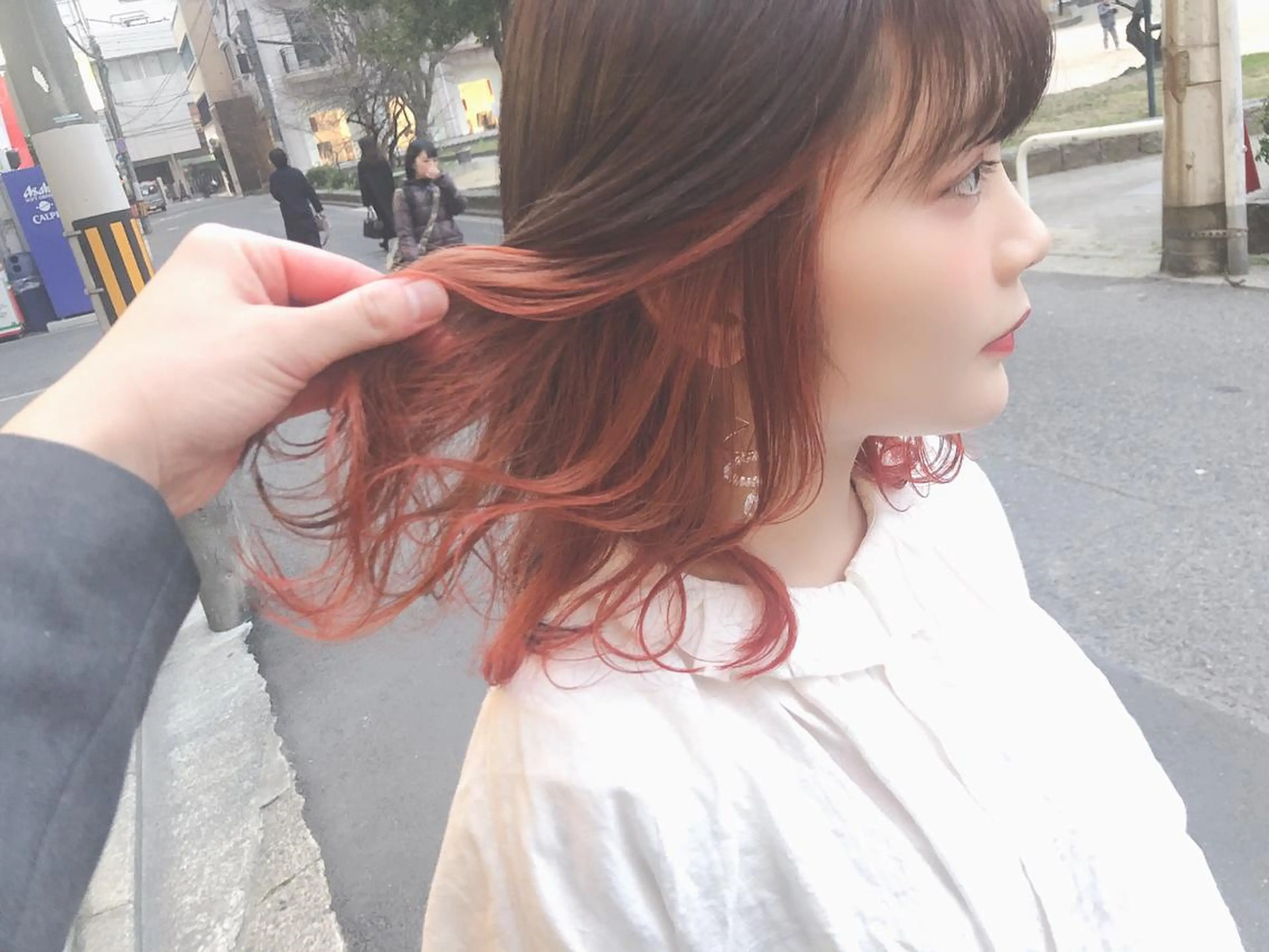 ミディアム カラー インナーカラー tre/e'所属・橋本 昇平のヘアスタイル