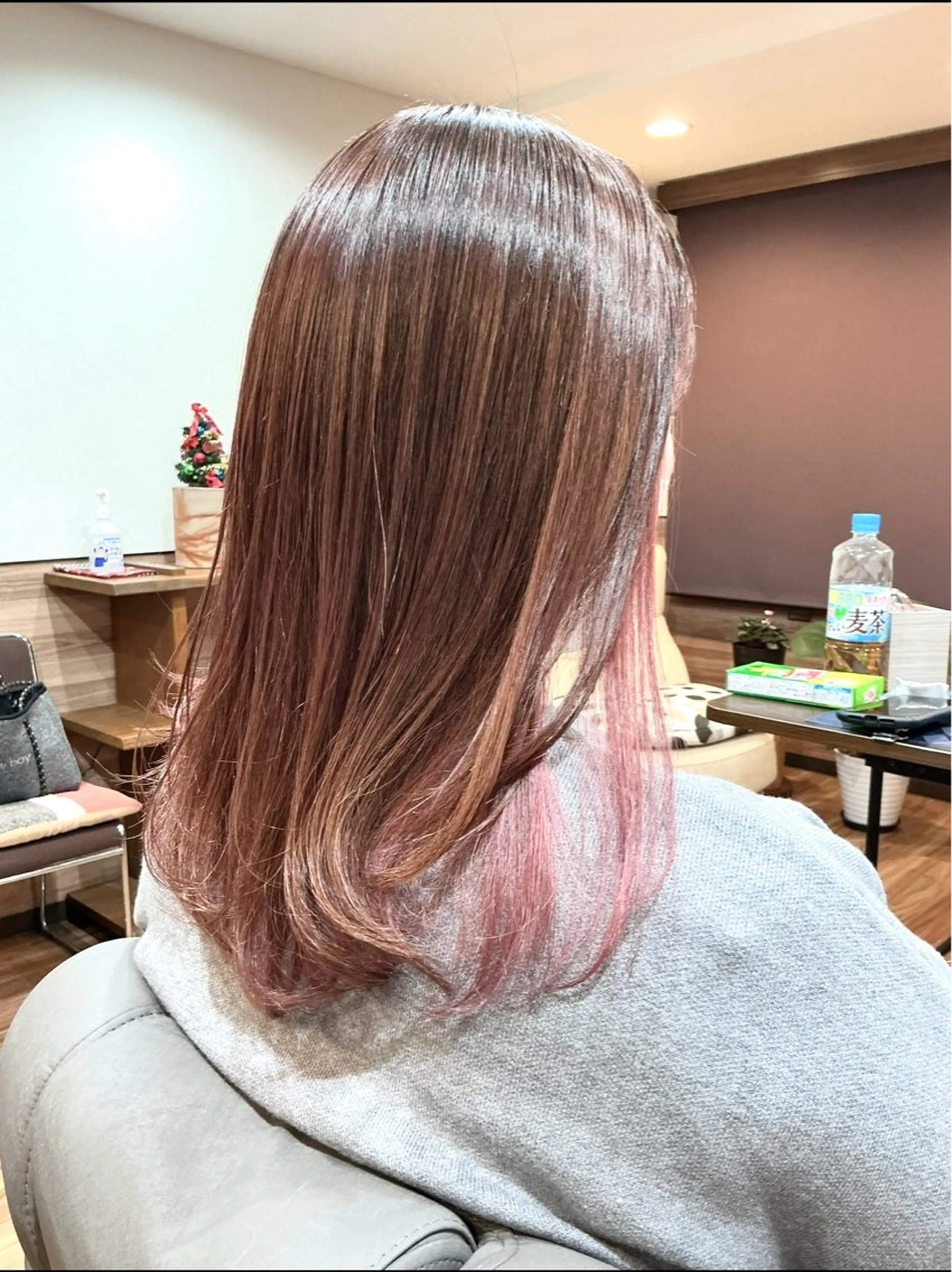 ミディアム カラー イヤリングカラー カット ヘアカラー トリートメント Annon プライベートサロンのヘアスタイル