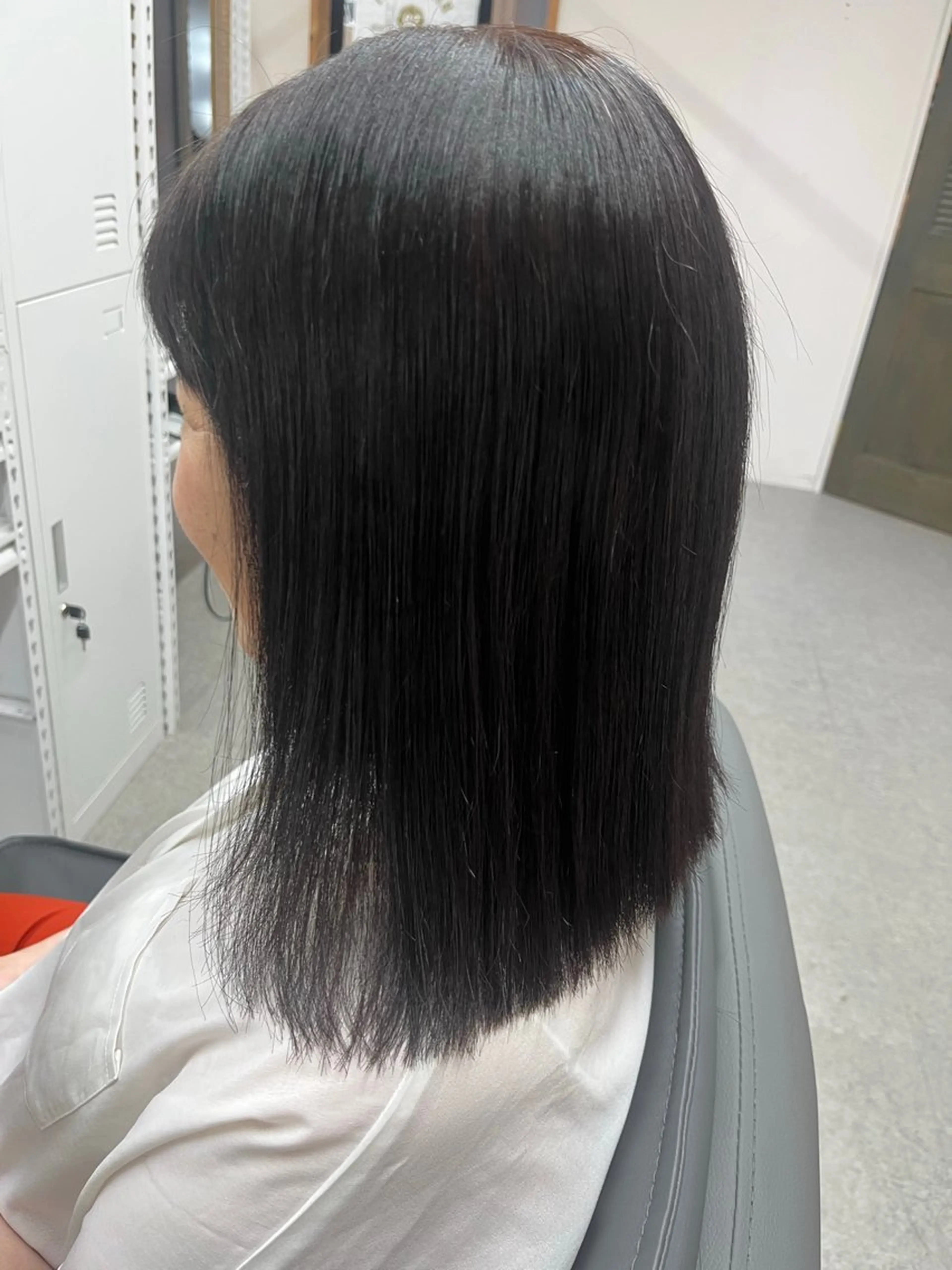 ミディアム カラー カット ヘアカラー トリートメント 腰越 麻奈のヘアスタイル