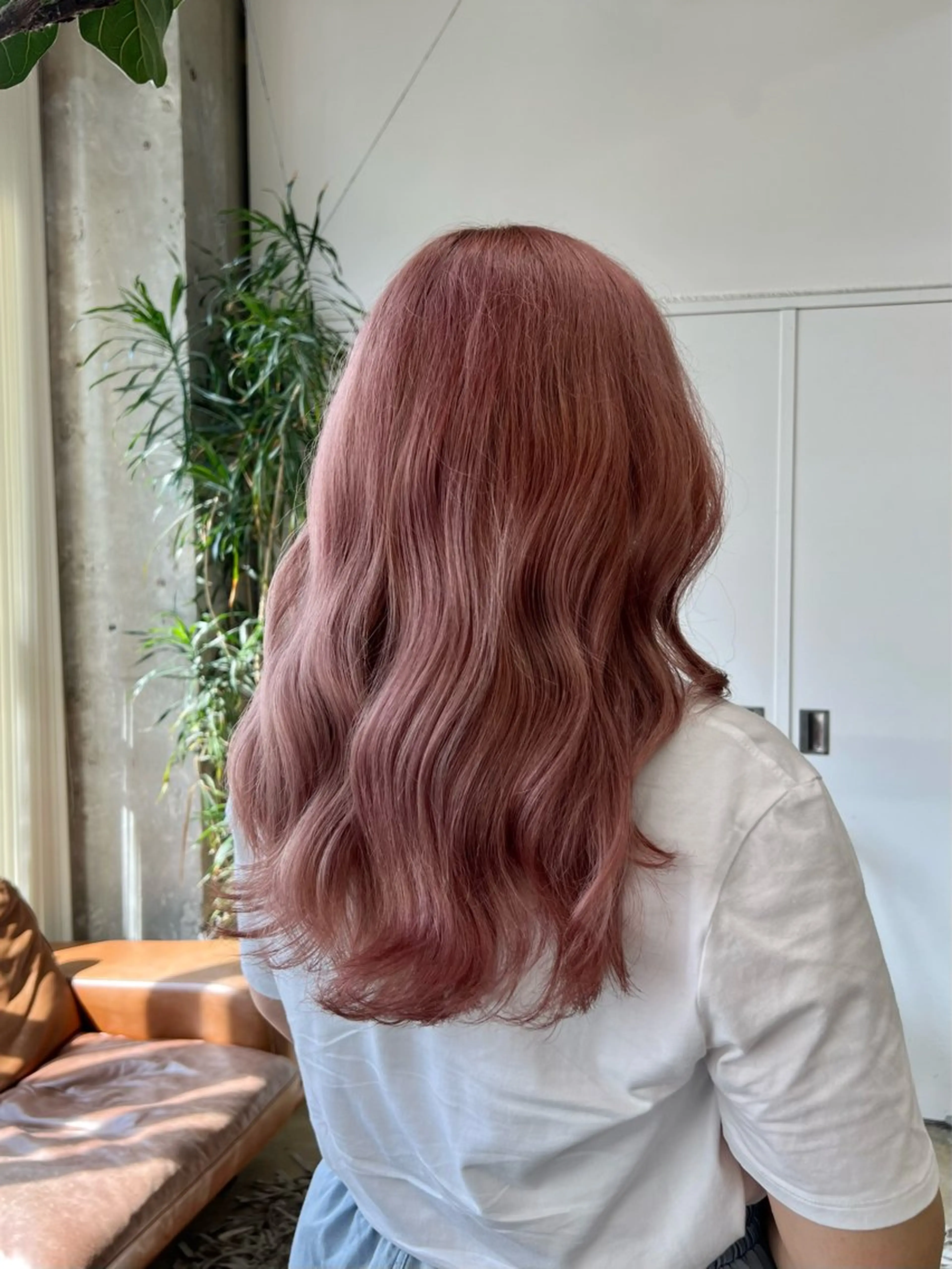 ロング カラー ブリーチ ピンクカラー era所属・azumi/ボブ/暖 色/オリーブ/縮毛のヘアスタイル