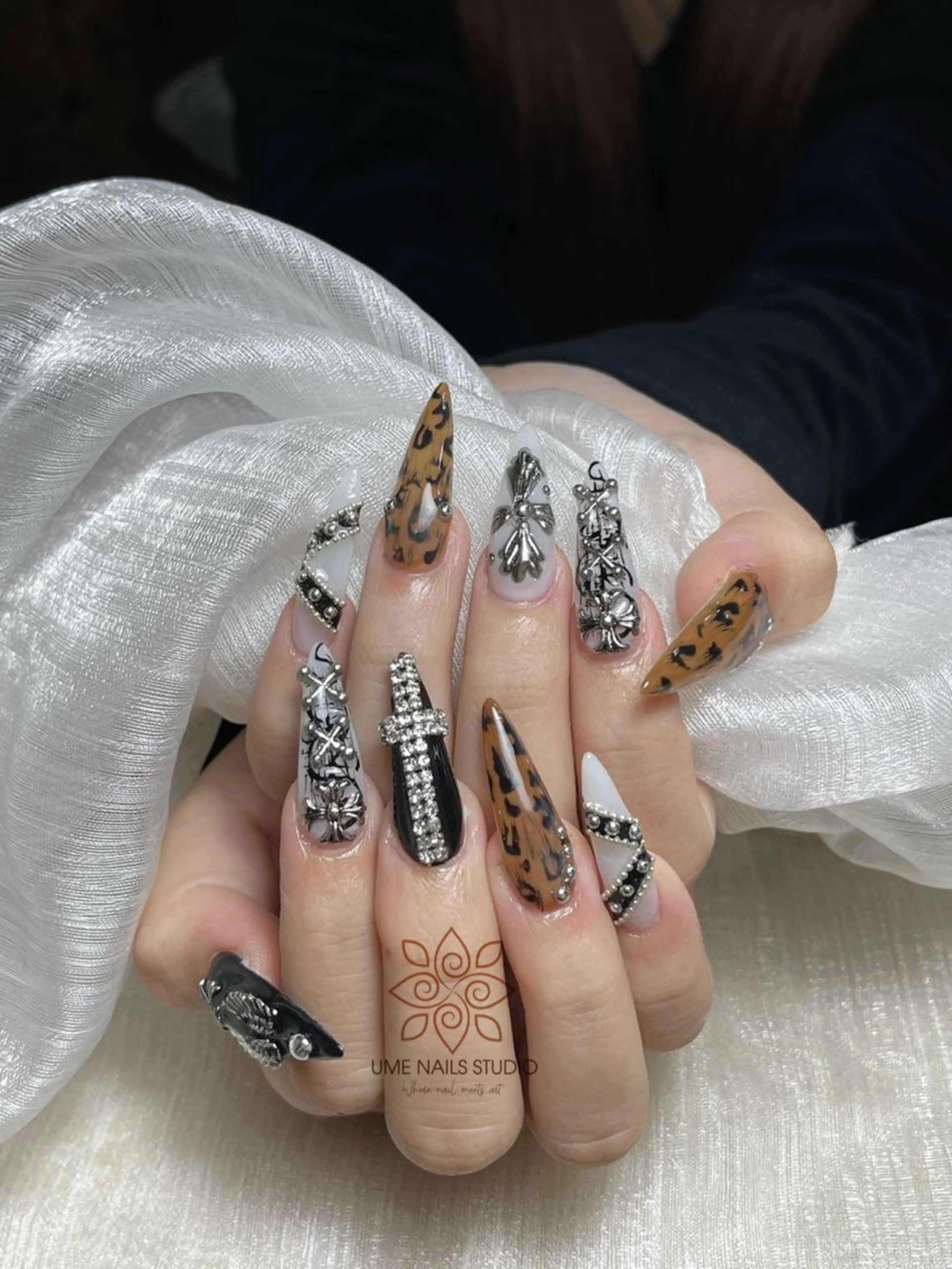 ネイル チークネイル クリアネイル ガーリー キラキラネイル 韓国ネイル ハンドネイル Ume Nail Studioのネイルデザイン