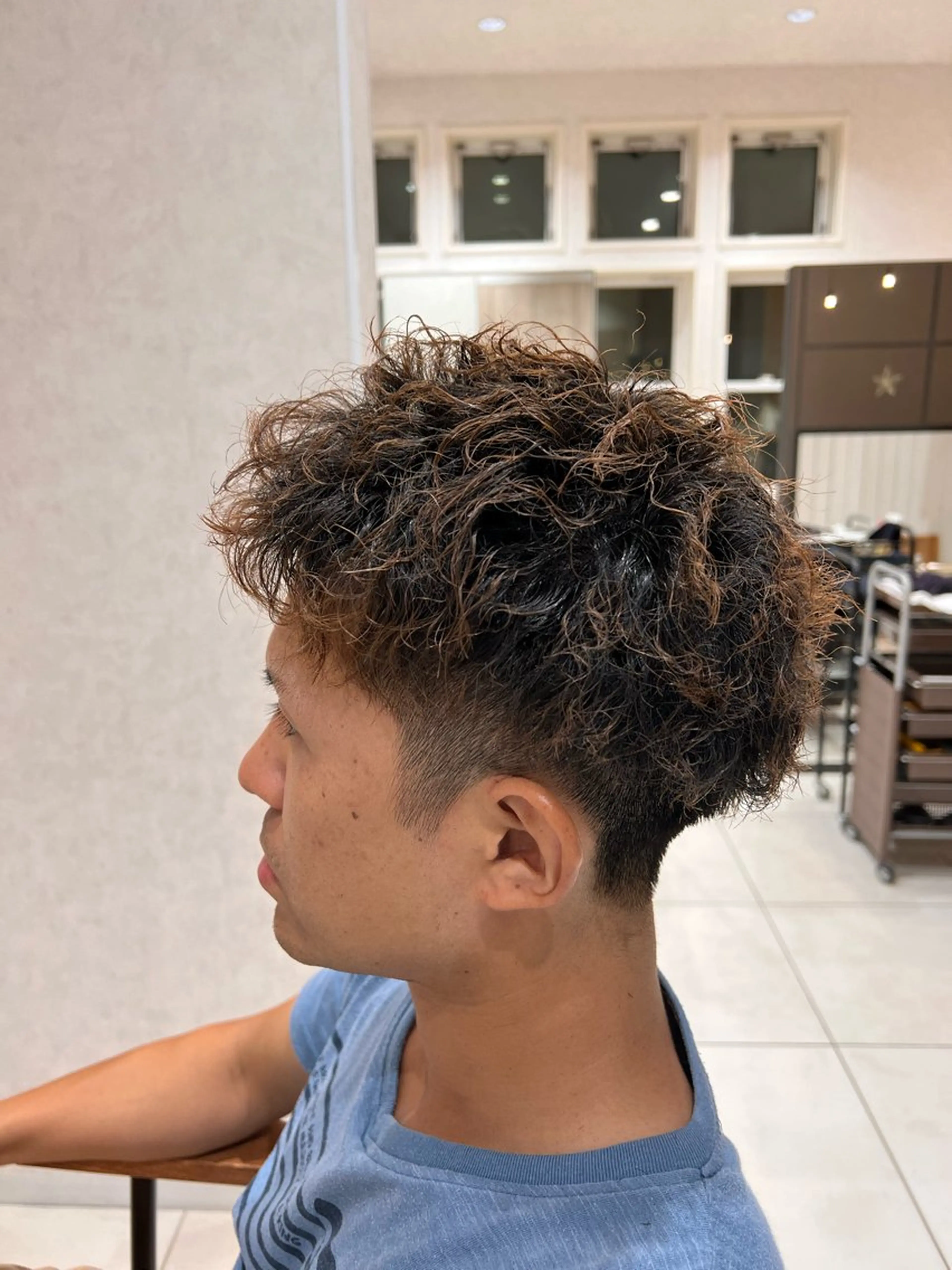 メンズ メンズパーマ メンズツイストパーマ ツイストパーマ レディースショート／ メンズパーマ／足立のヘアスタイル