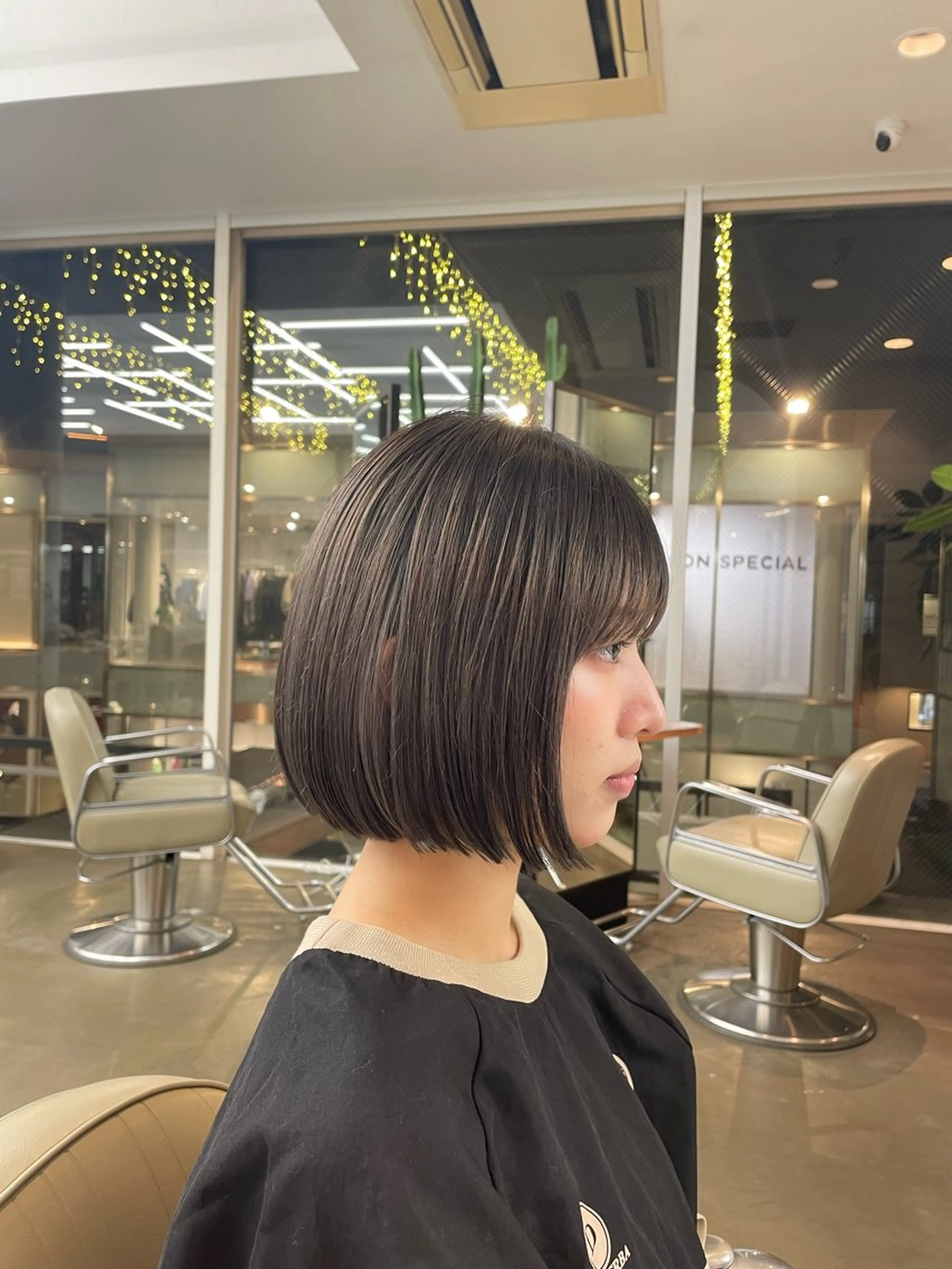 ショート ボブ 小顔カット カット トリートメント ヘアセット 🍑まき/カット /髪質改善カラー🍑のヘアスタイル