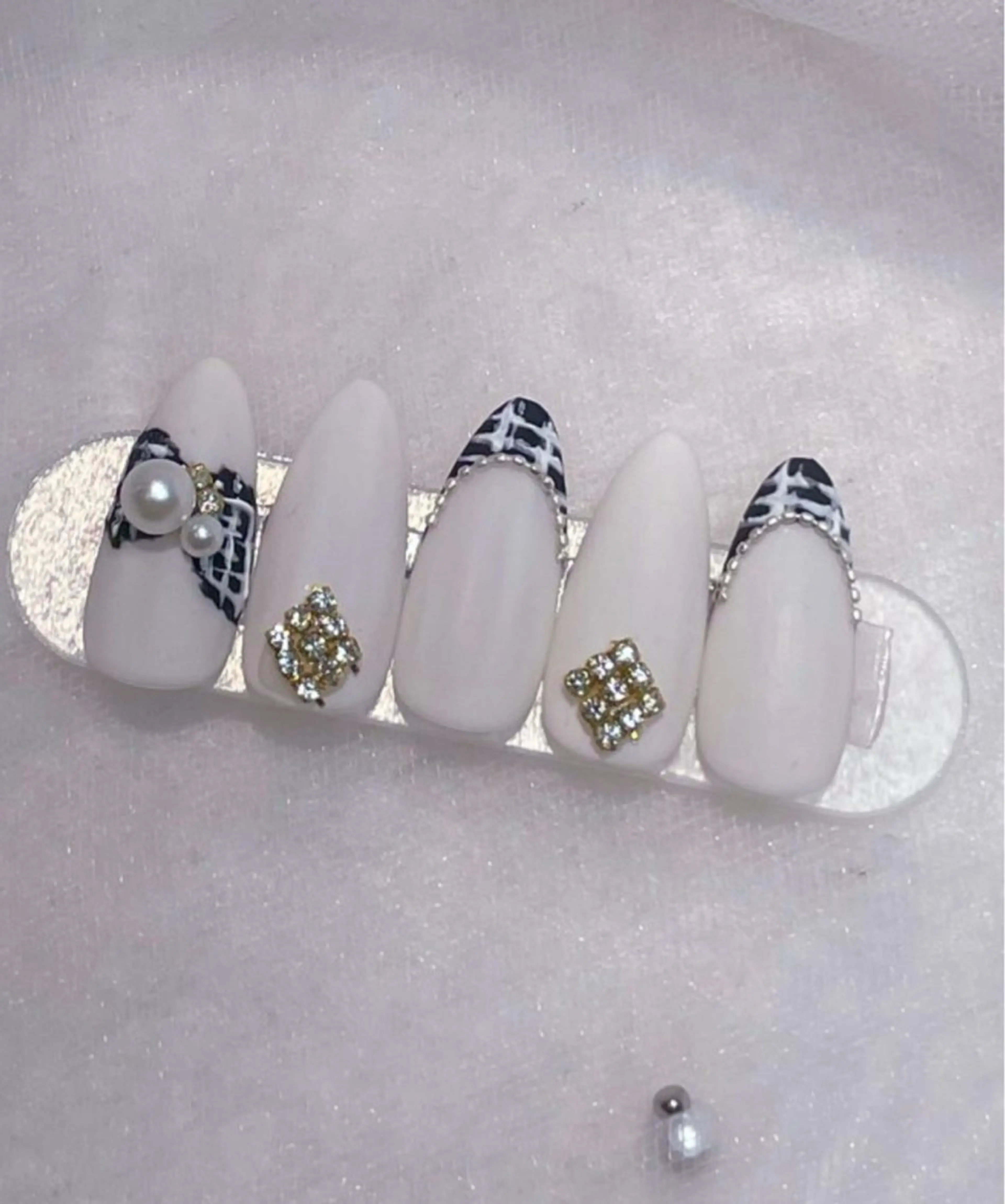 ネイル ツイードネイル 冬ネイル I-nailロング /ワンホン/キラキラのネイルデザイン