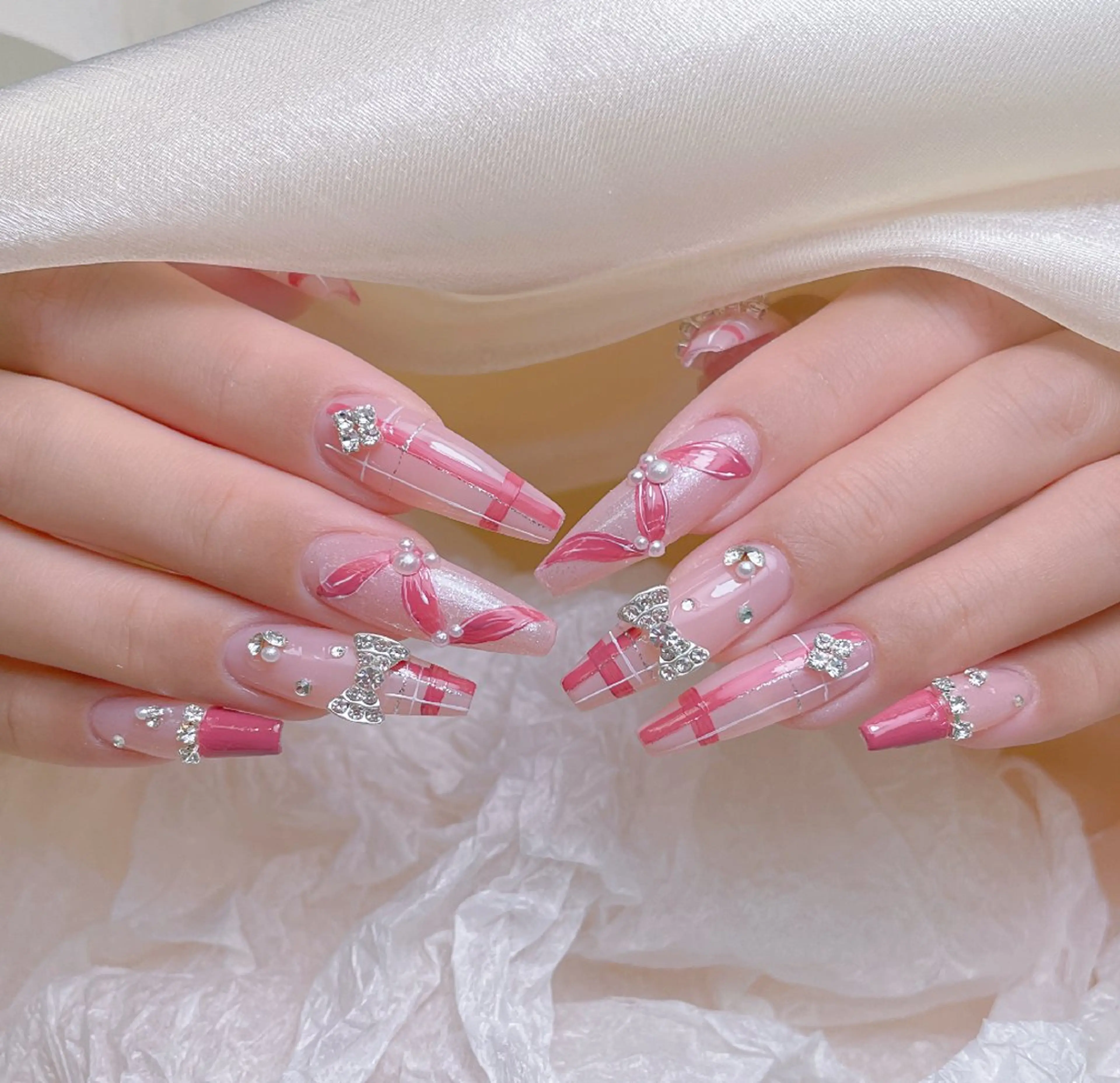 ネイル オーロラネイル キラキラネイル 大理石ネイル(マーブル) スカルプネイル 春ネイル NailPrincess所属・princess スカルプ専門店のネイルデザイン