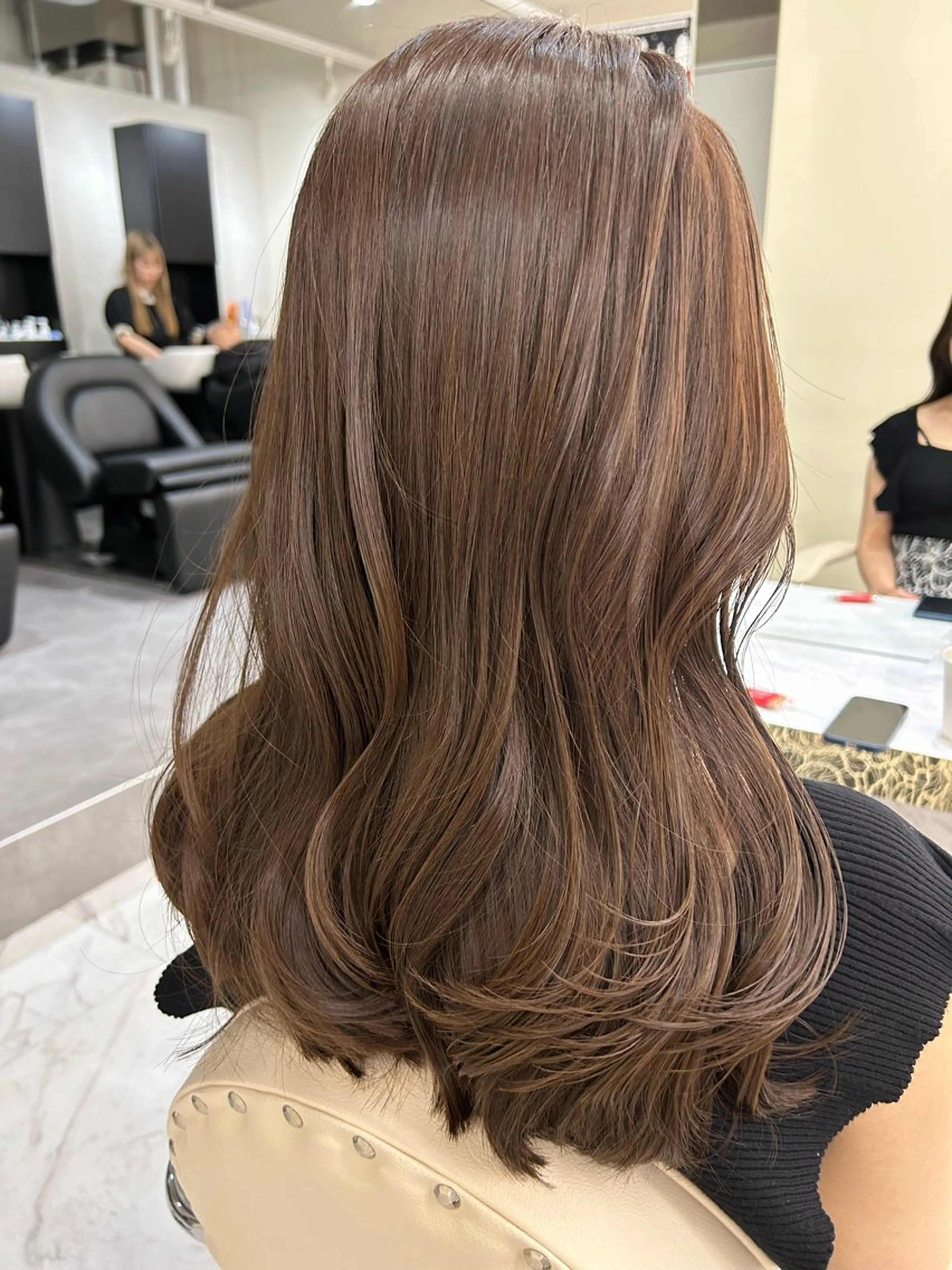 セミロング 髪質改善カラー 🫧川井麻由のヘアスタイル