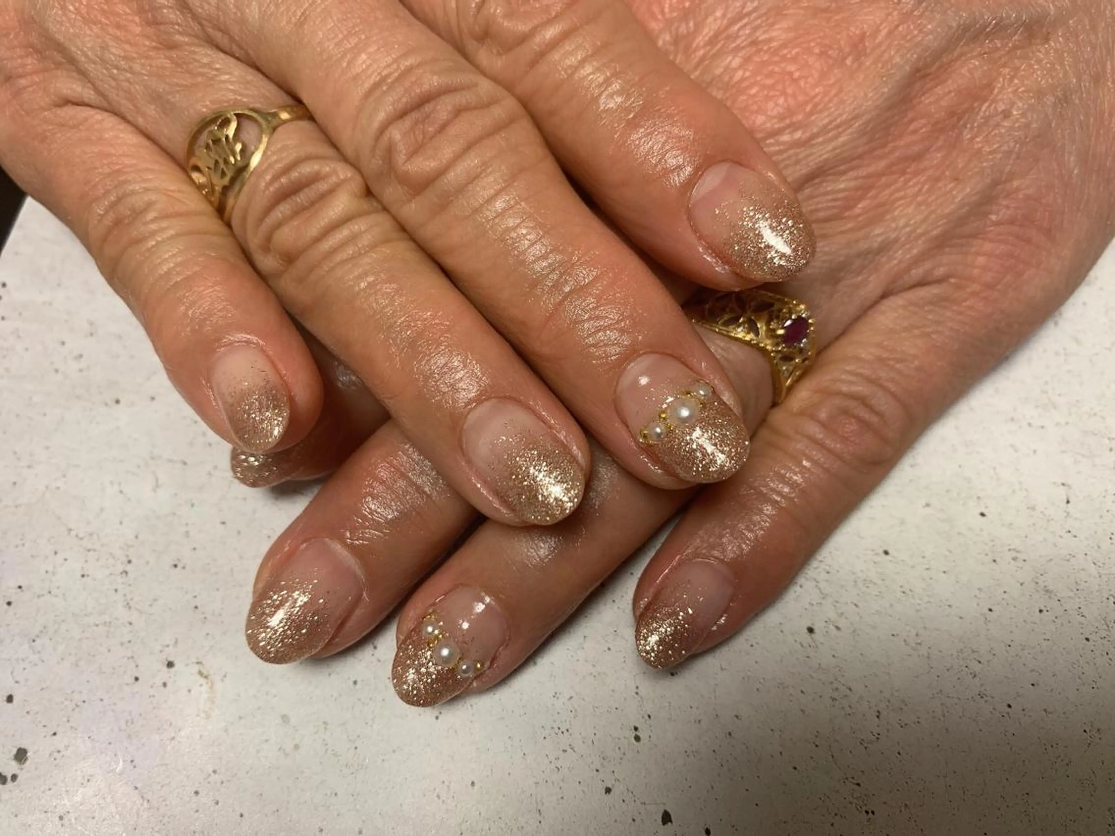 ネイル グラデーション ラメ(グリッター) ラメグラデーション nico.nico.mark NAIL所属・小林 梓のエステ・リラクイメージ