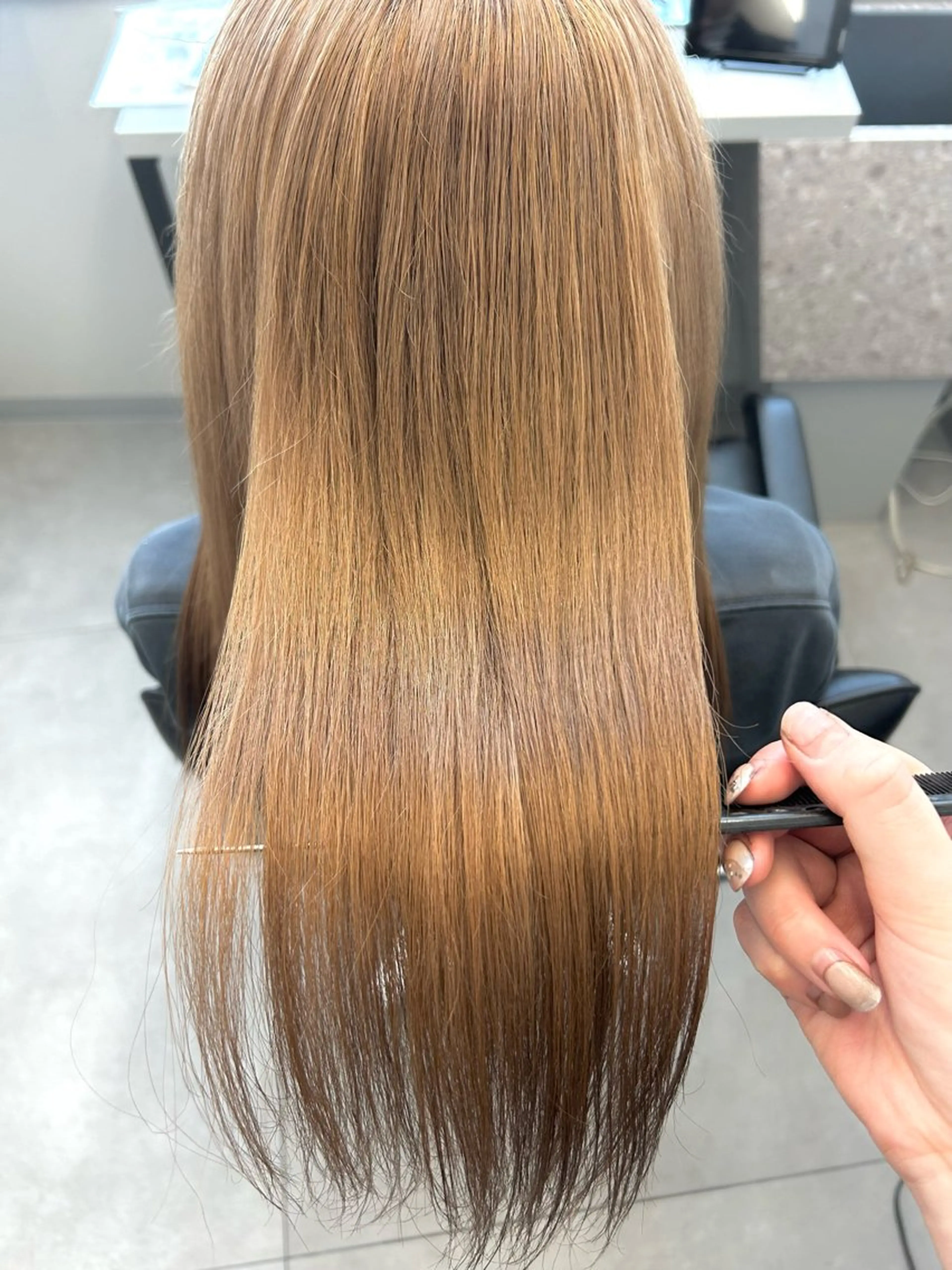 ロング カラー ベージュカラー ブリーチ ミルクティーベージュ 髪質改善 トリートメント カット ヘアカラー トリートメント 🤍MIREA🤍 tocca茨木店のヘアスタイル