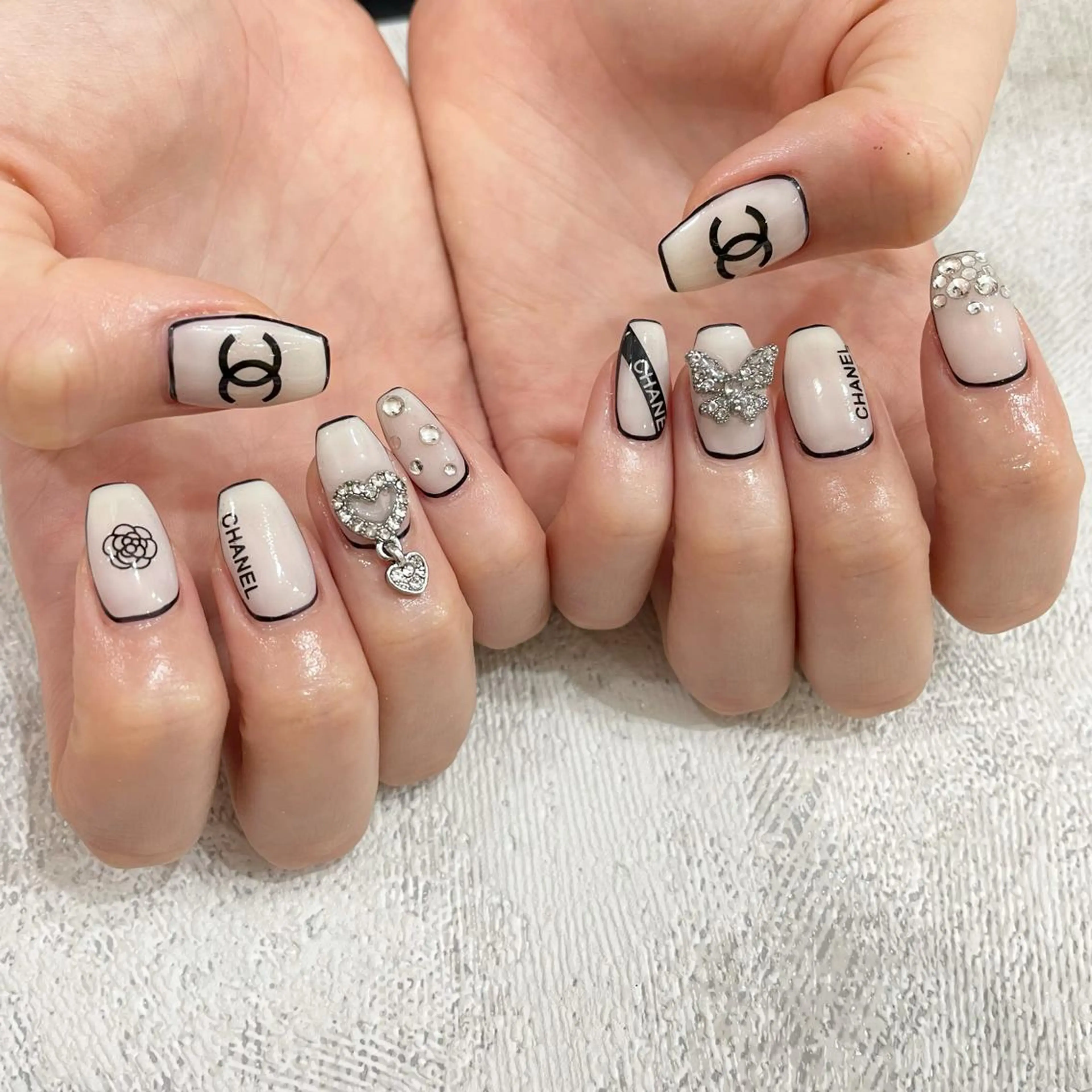 ミディアム ネイル cho nailのネイルデザイン