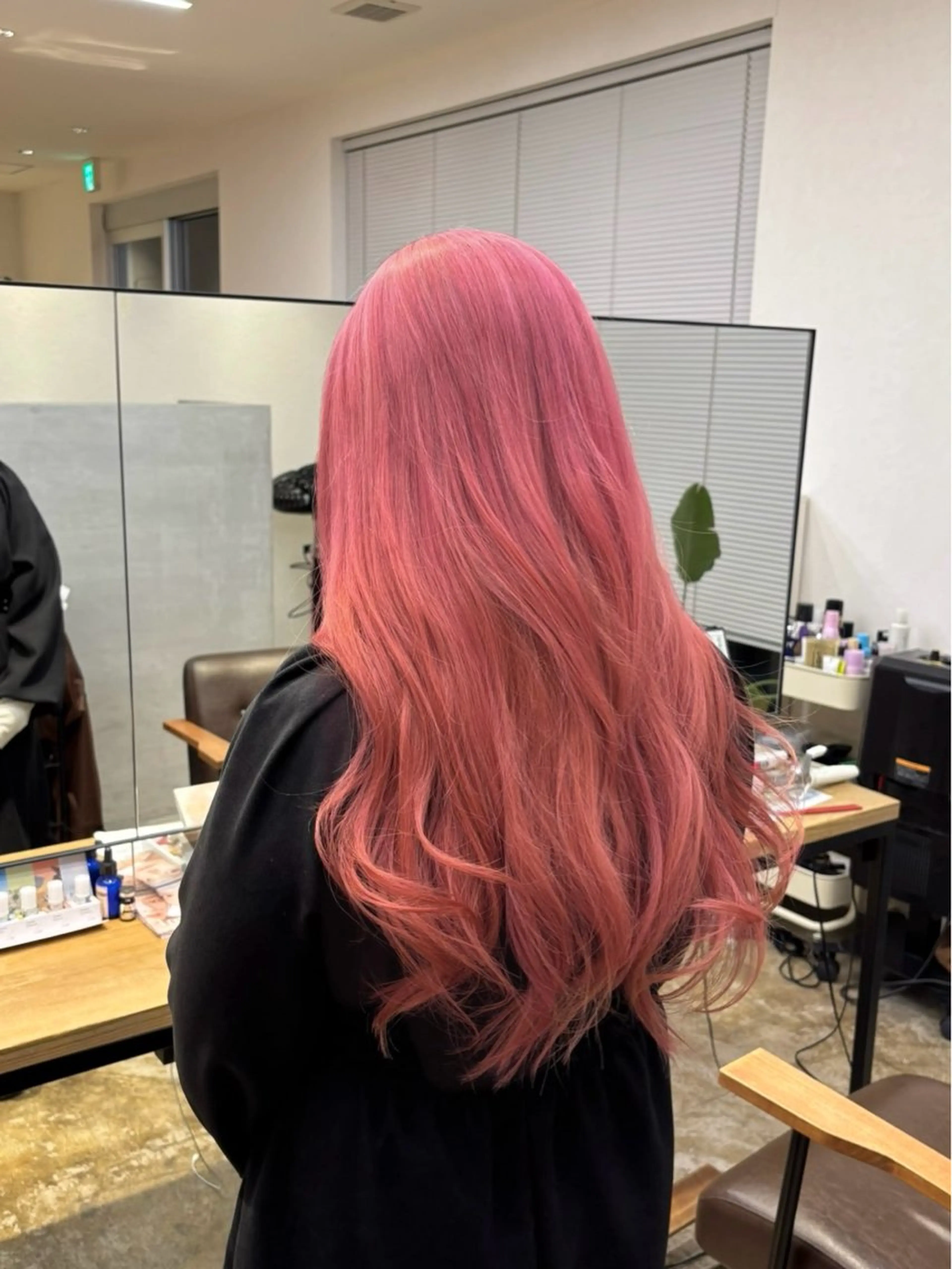 ロング カラー オレンジ オレンジピンク ピンクカラー 伊藤綸埜/艶髪/ 透明感カラー🌷のヘアスタイル