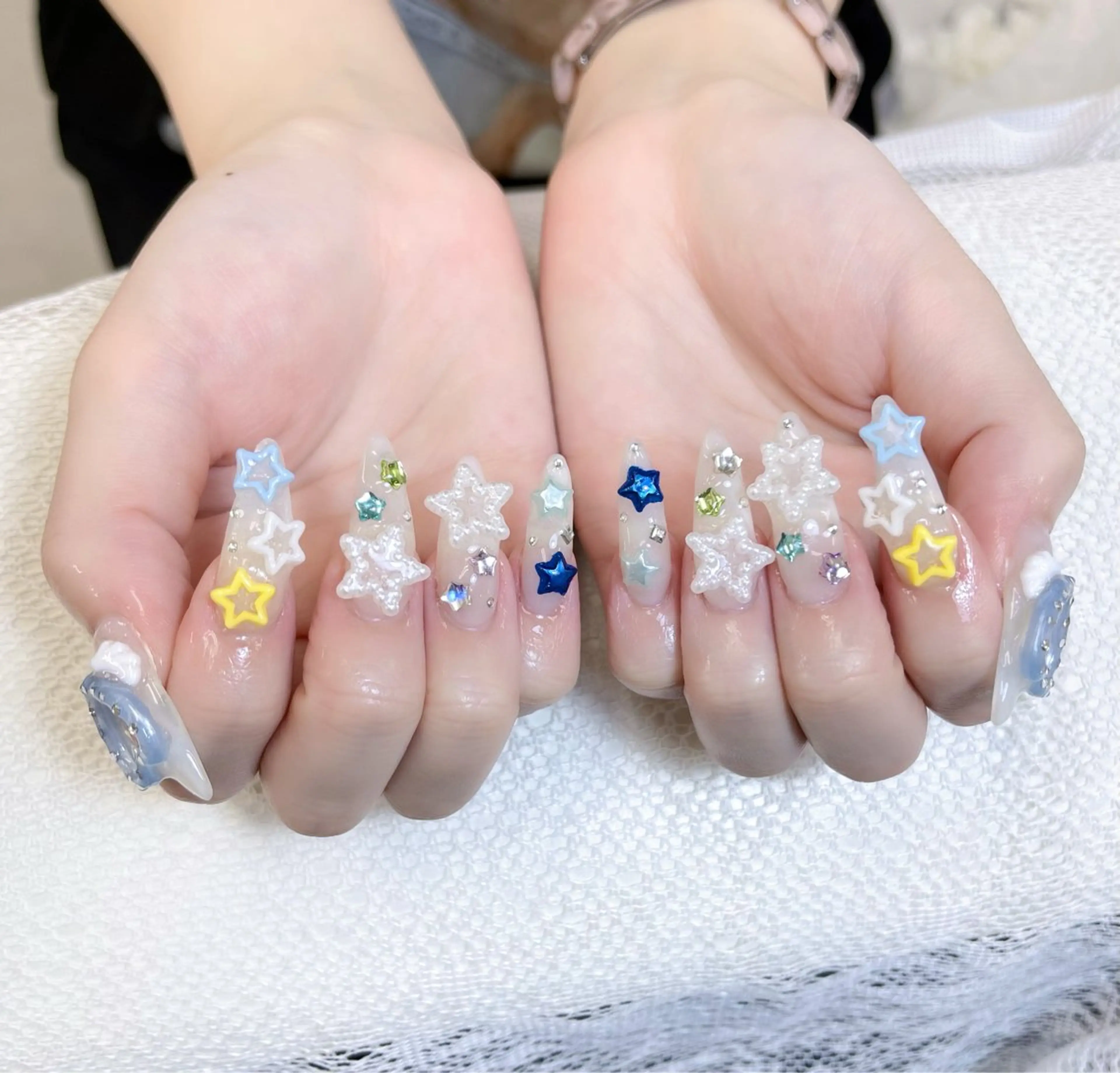ネイル オーロラネイル クリアネイル フラッシュネイル ジェルネイル グラデーション ハンドネイル ZUZU AMEE NAILのネイルデザイン