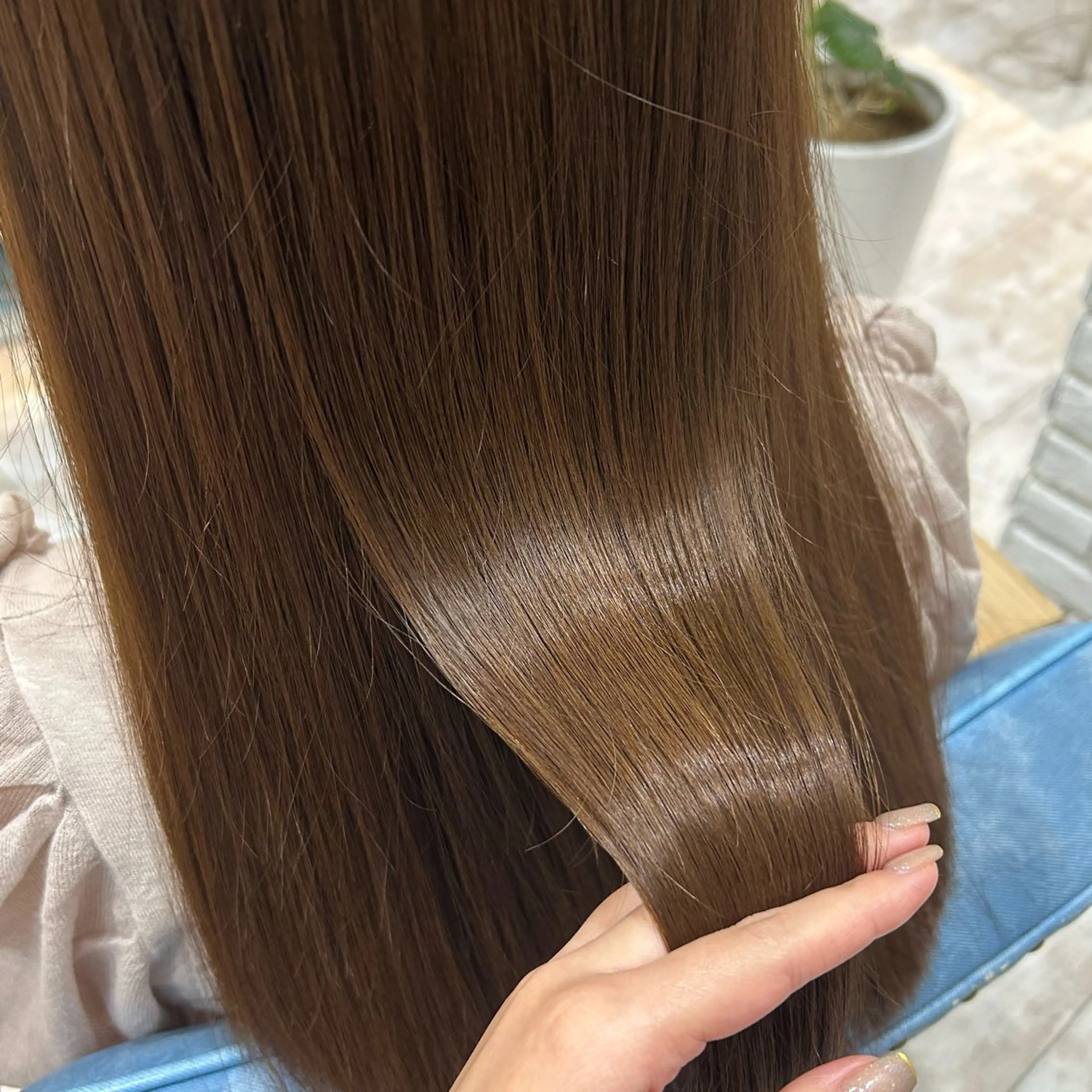 セミロング カラー カット ヘアカラー トリートメント 🫧透け感⋆艶髪💎 山口アヤカのヘアスタイル