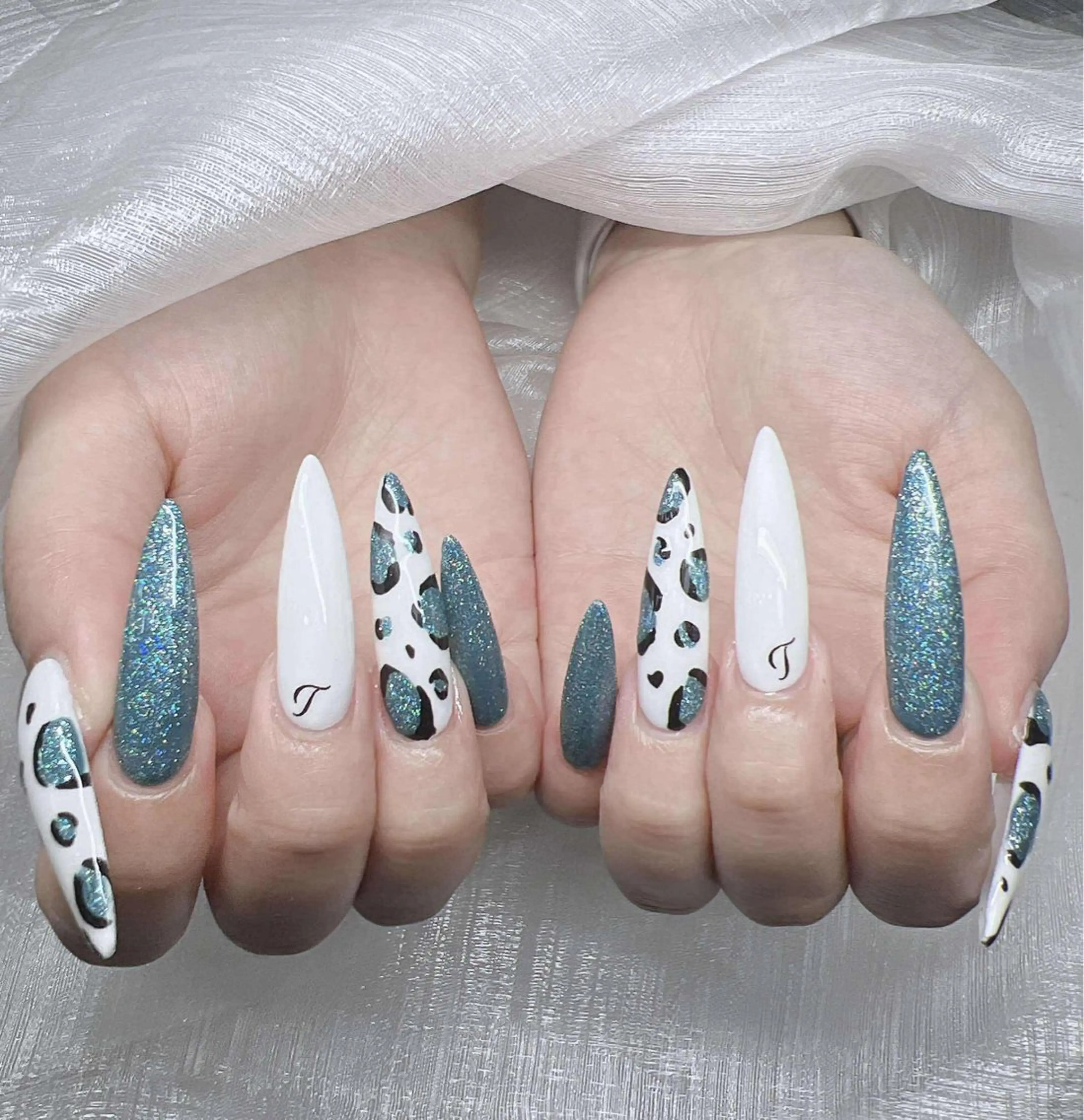 ネイル ハンドネイル Lee Nailsのネイルデザイン