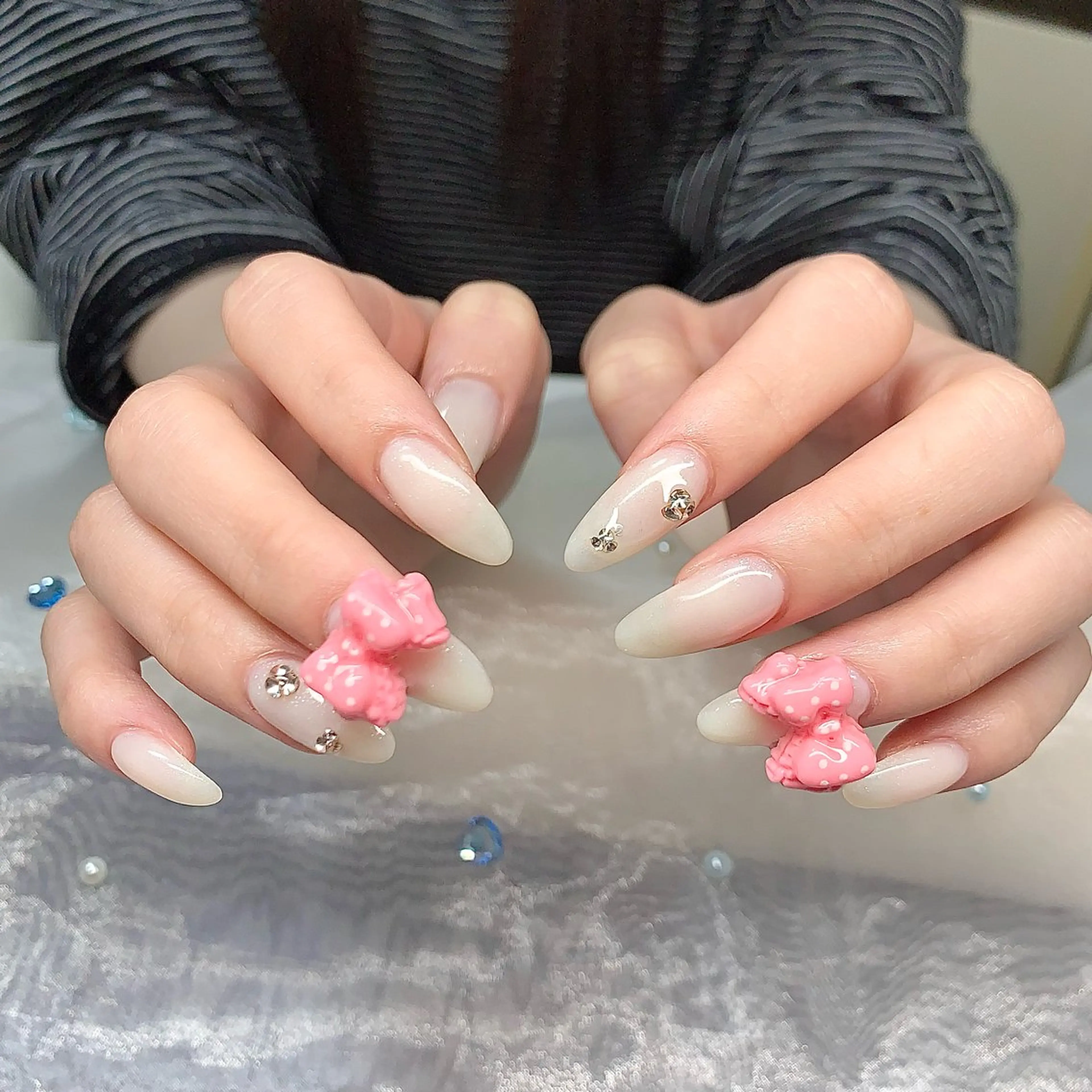 ネイル 持ち込み ワンカラーネイル ストーンネイル Lily nails studio所属・Lily nails studioのネイルデザイン