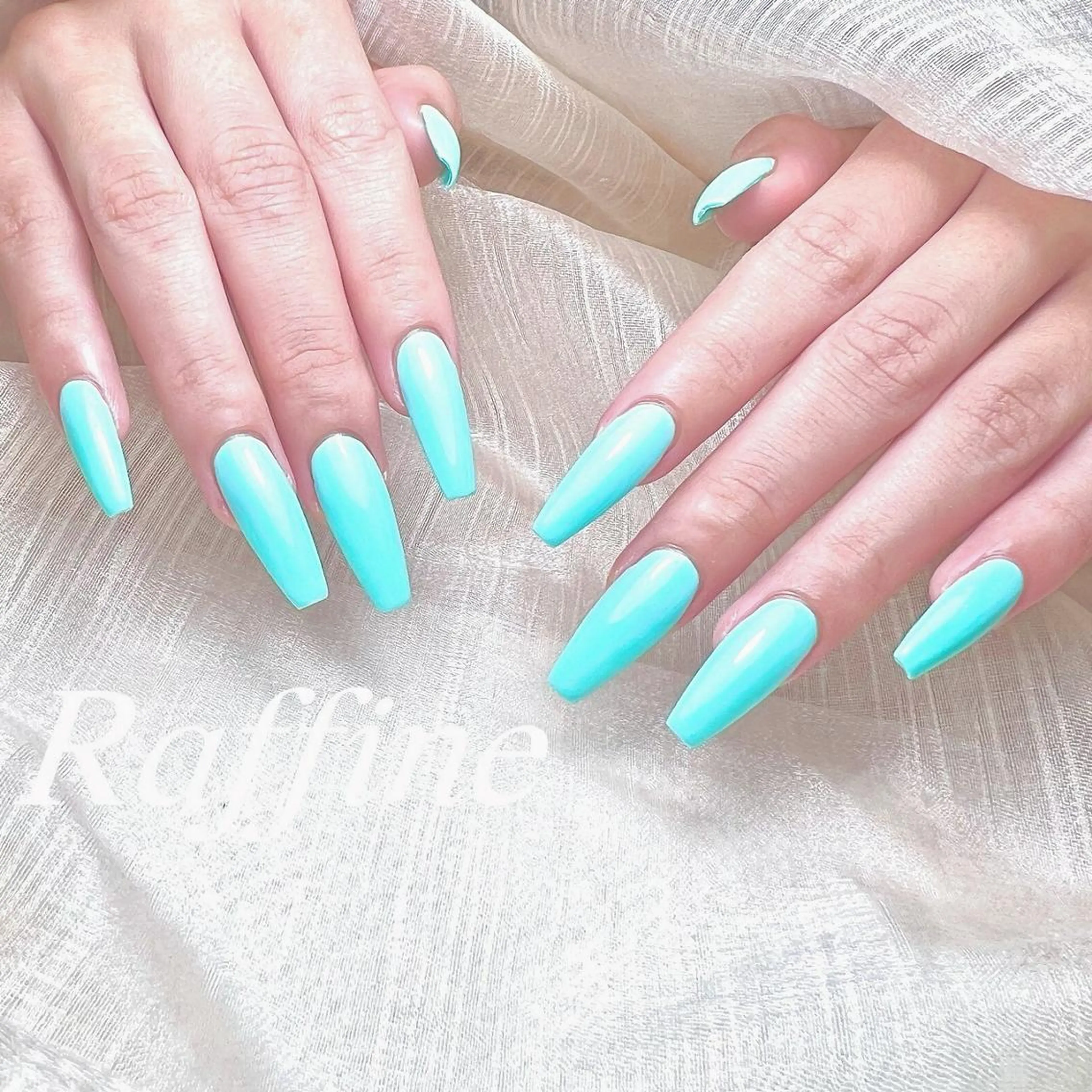 ネイル RAFFINE 月🦋🩵のネイルデザイン