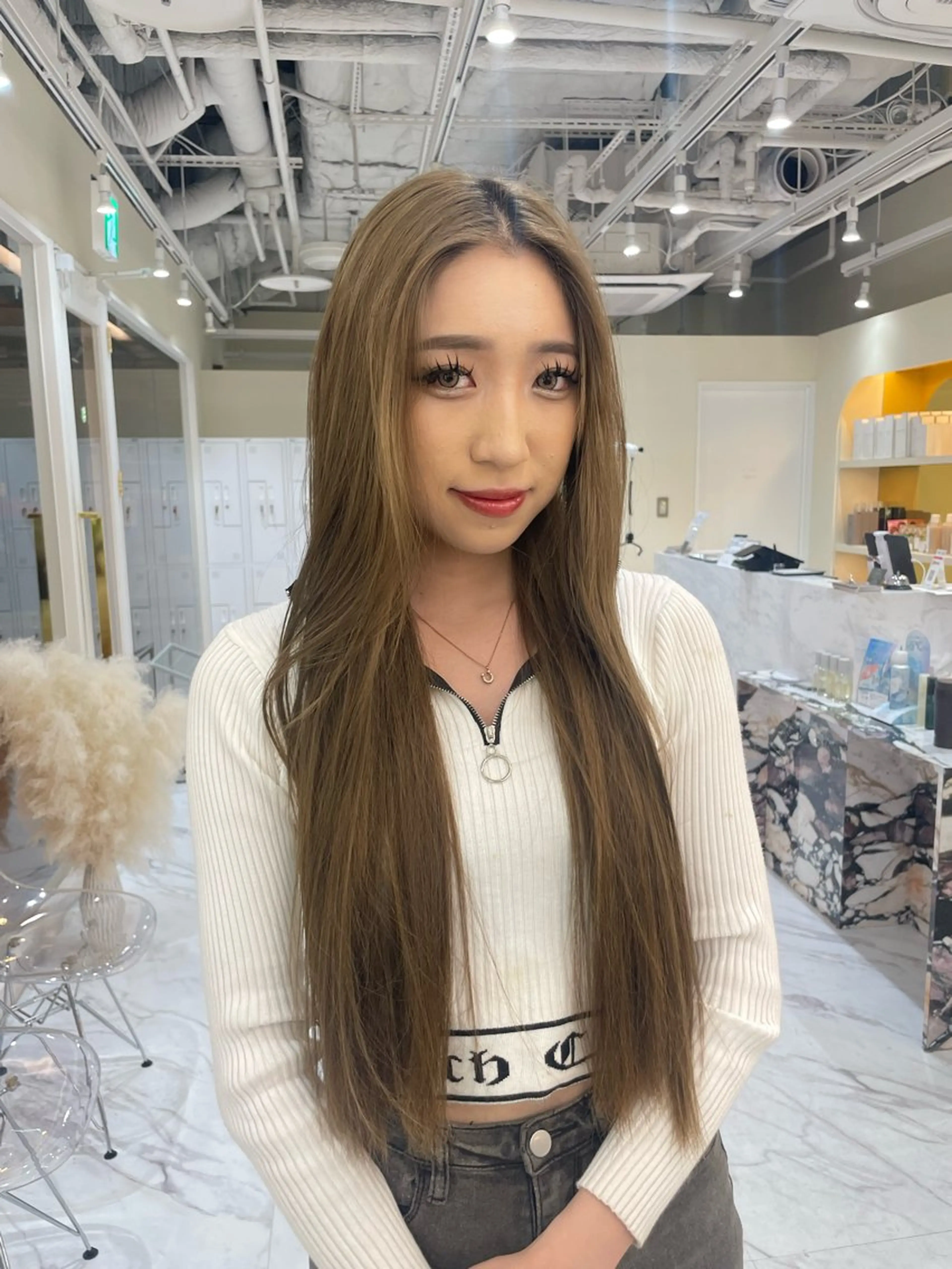 ロング カラー アッシュ ベージュカラー ブリーチ 透明感カラー ダブルカラー カット ヘアカラー レイヤー /髪質改善/ariのヘアスタイル