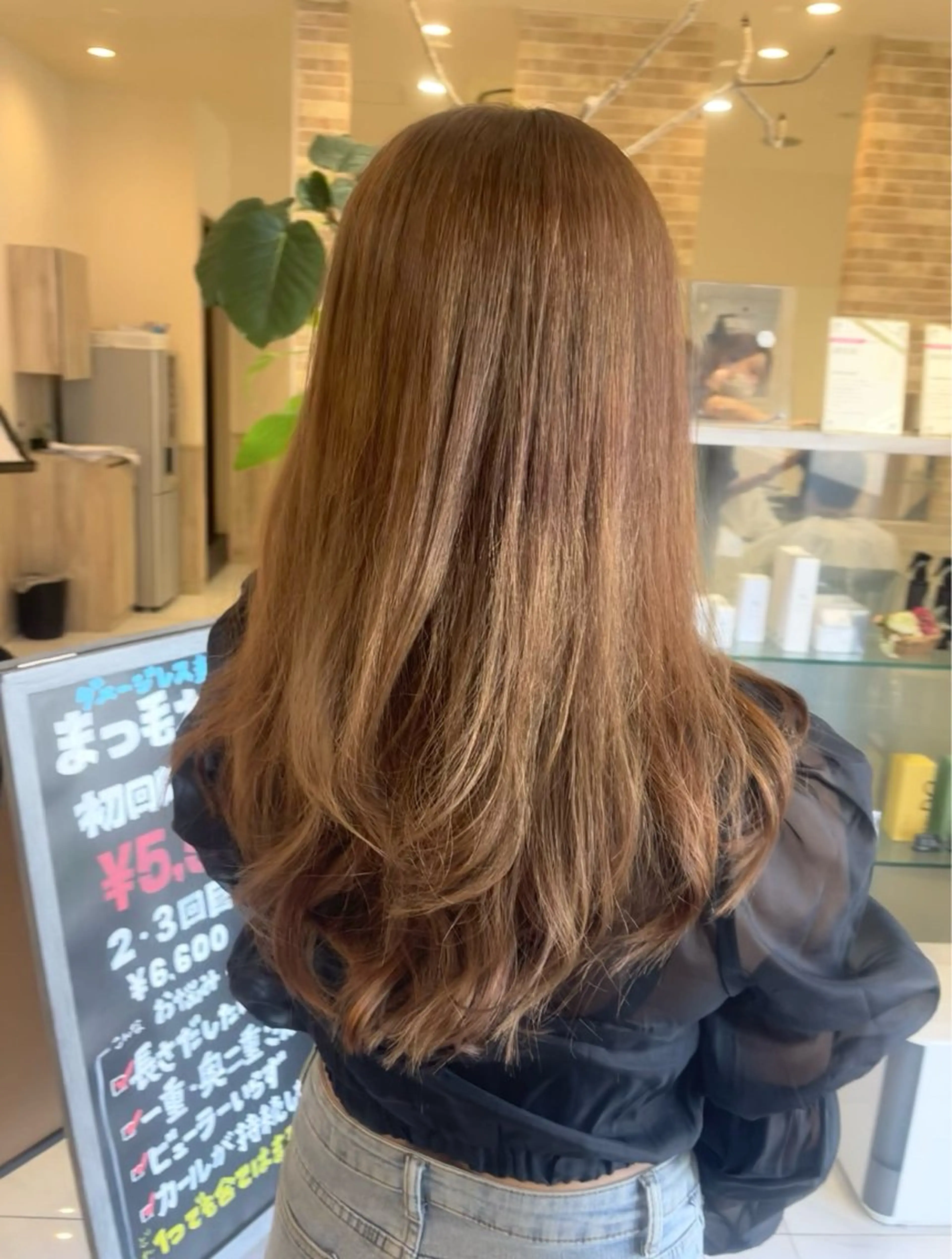 ロング カラー ベージュカラー ブリーチ レイヤーカット GRANDEUR 村越 捺稀のヘアスタイル