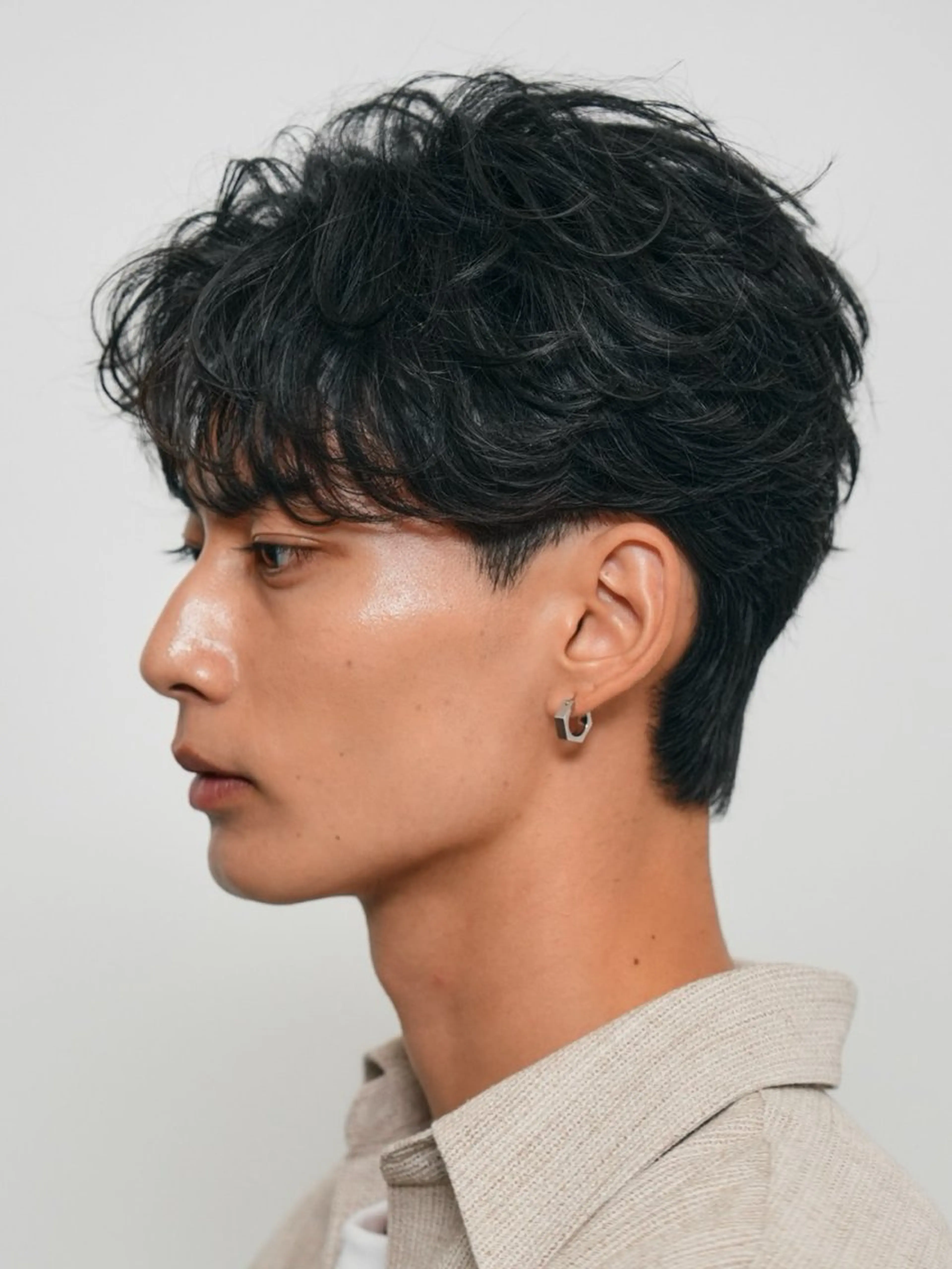 パーマ メンズ センターパート フェザーパーマ メンズパーマ パーマ fifth 渋谷原宿 波巻きパーマイノウエのヘアスタイル