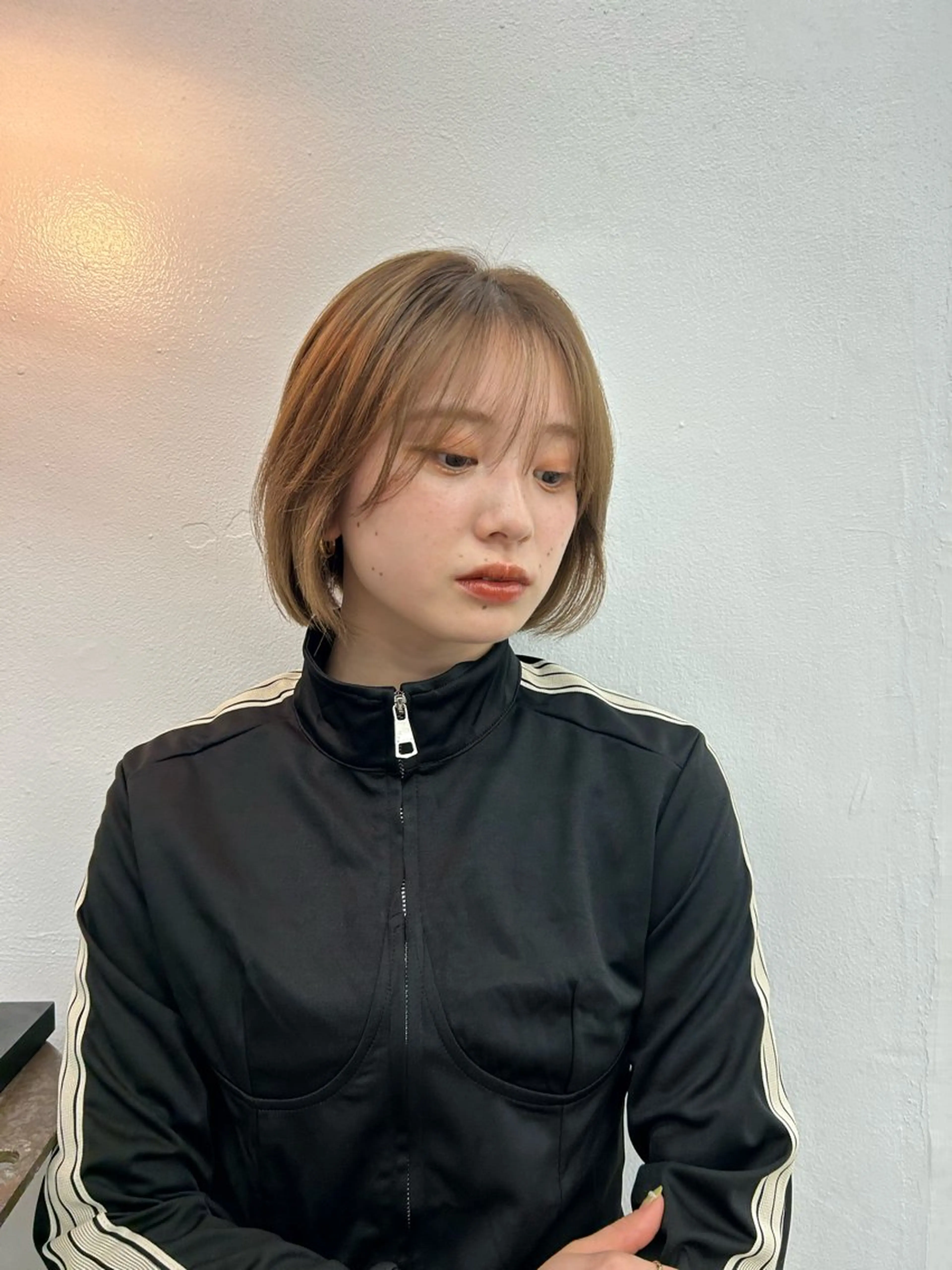 ショート カラー ヘアカラー 浅倉艶🐈‍⬛ /ウルフ/レイヤーのヘアスタイル