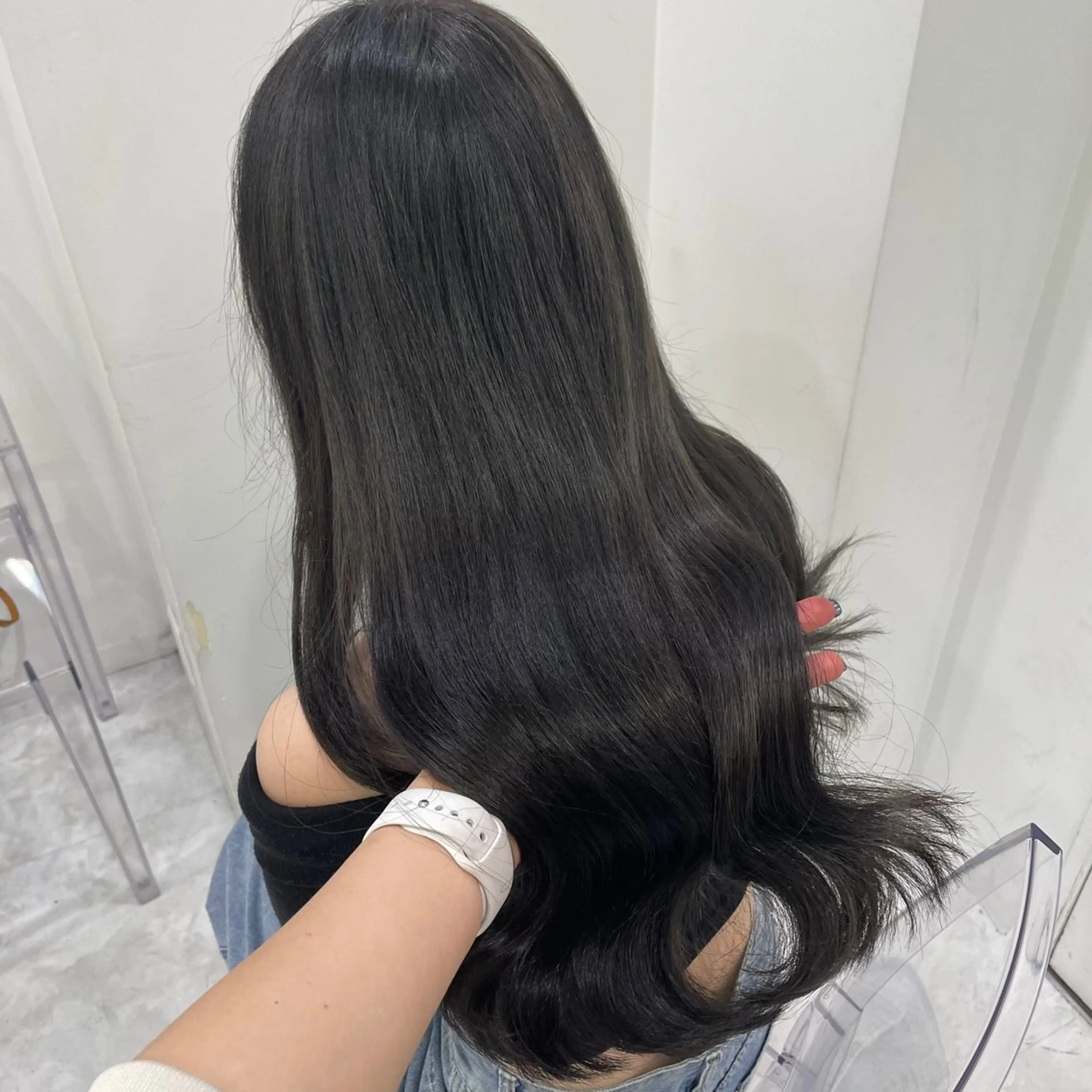 ロング カラー ヘアカラー トリートメント 韓国暗髪🩶レイヤー 🩶hayatoのヘアスタイル