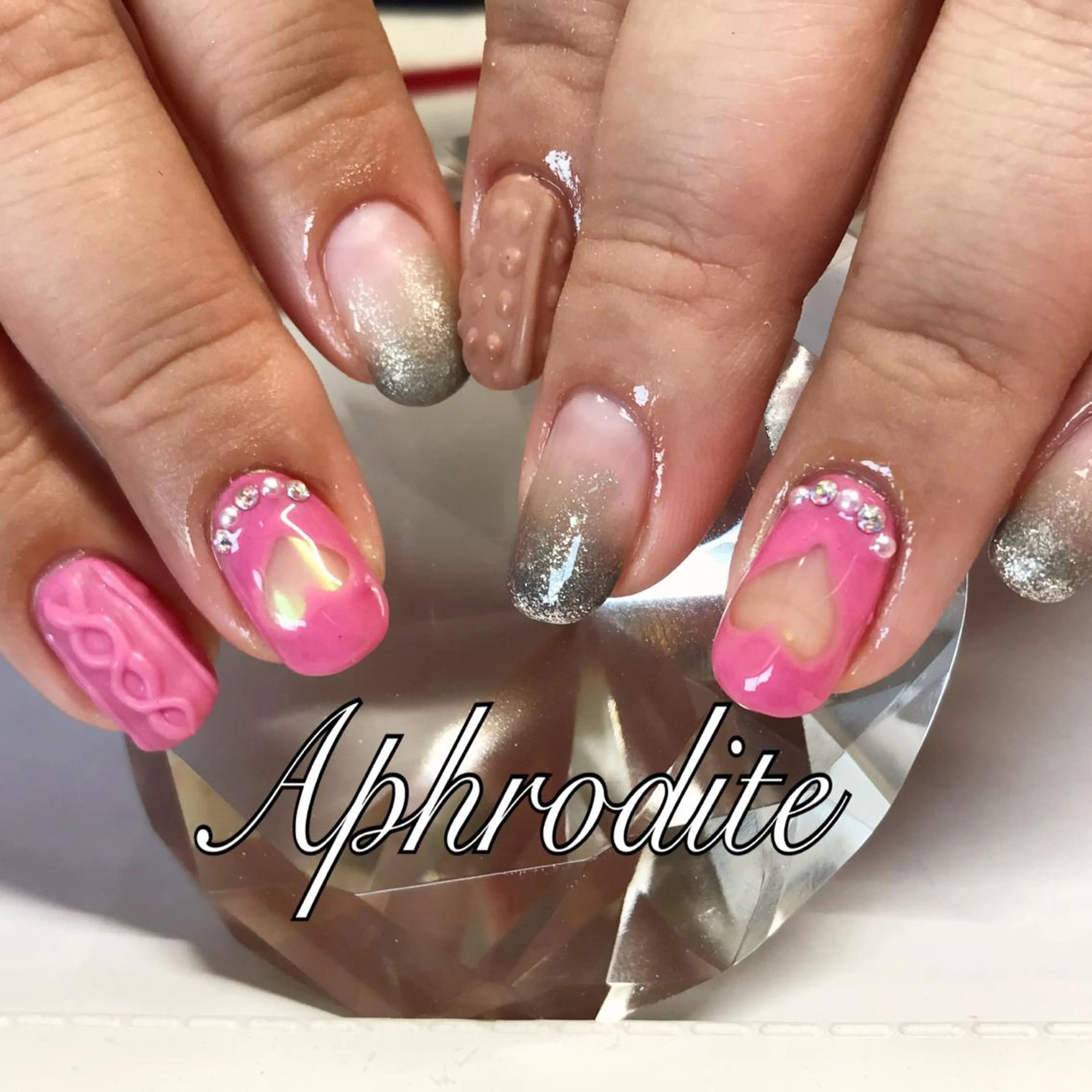 ネイル ハート APHRODITE Nagisaのネイルデザイン