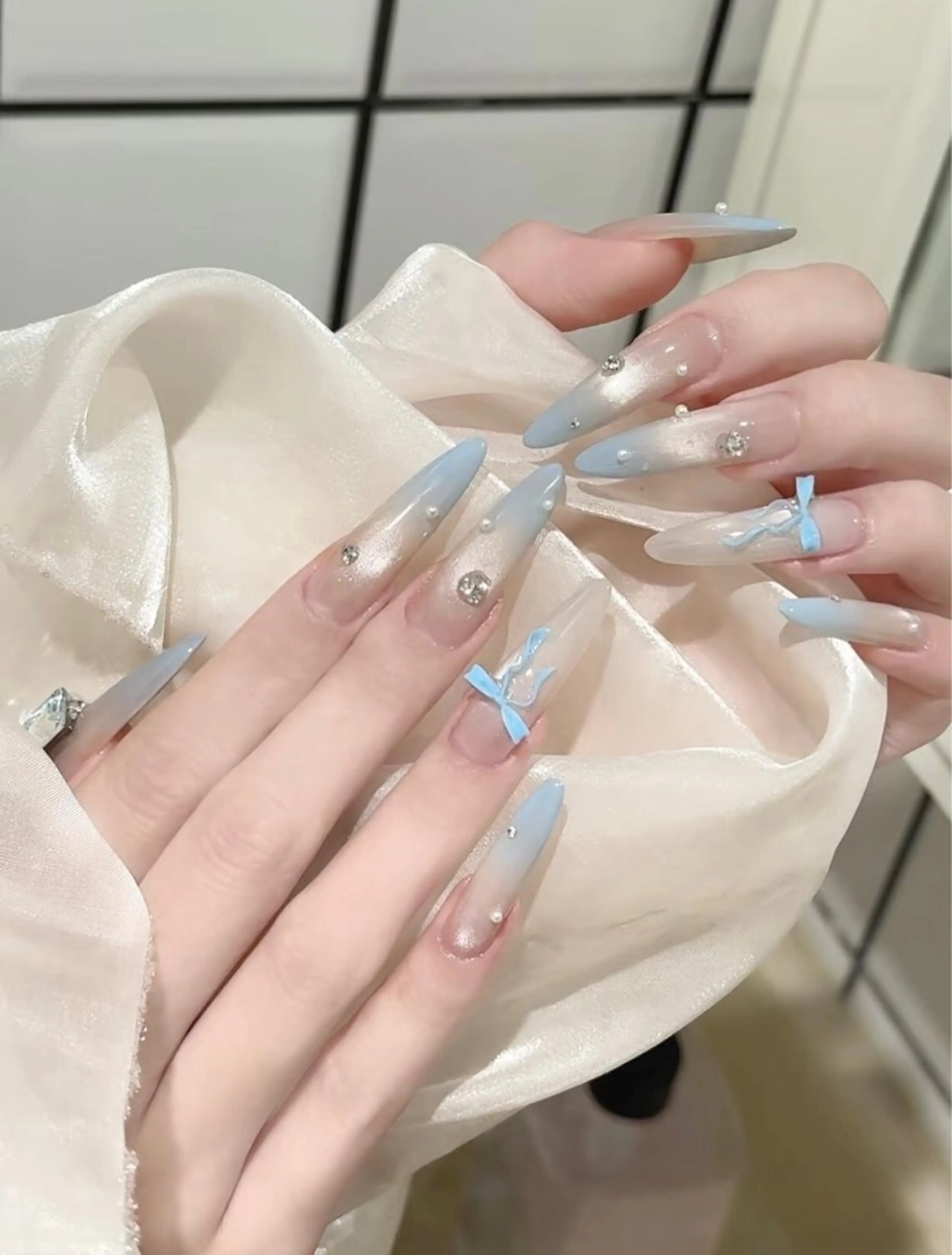 【チップスカルプ+マグネットグラデ+ストーン10粒付き¥10000の写真
