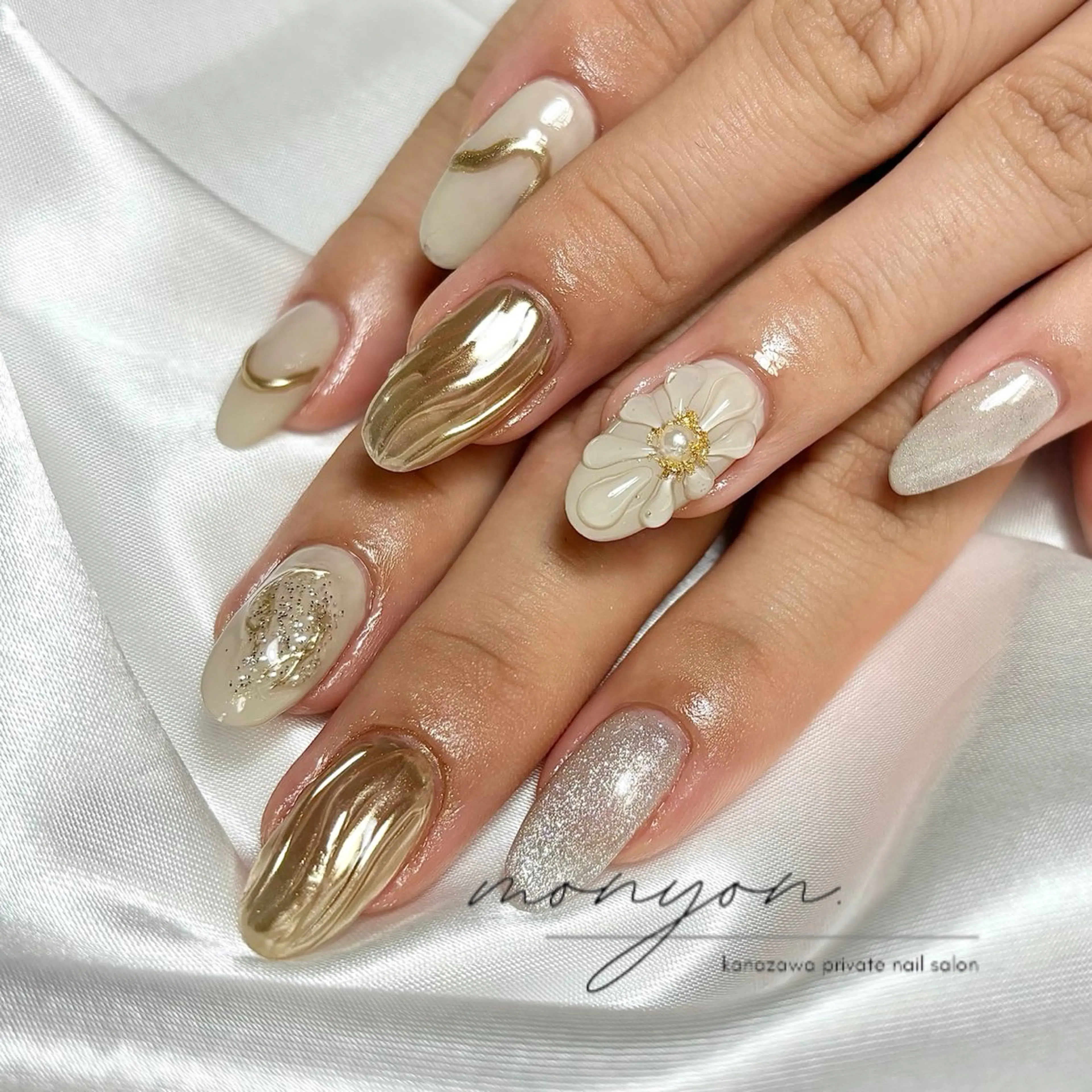 ネイル アートネイル 成人式 ミラーネイル ぷっくりネイル etoile filanteのネイルデザイン