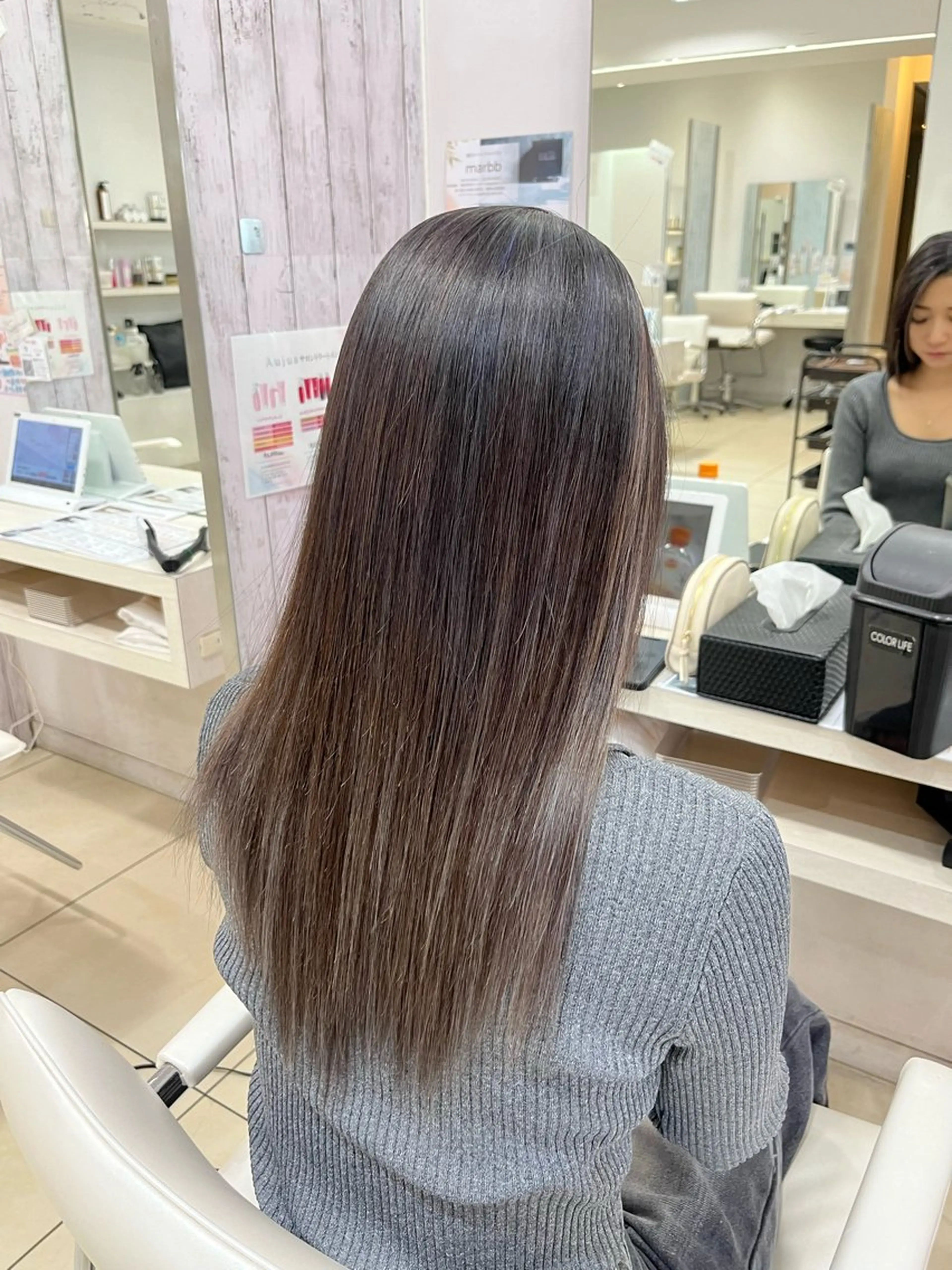 ロング カラー アッシュ アッシュグレー アッシュグレージュ グレージュ まとまらない髪に🌼 髪質改善｜長島 彩瑛のヘアスタイル