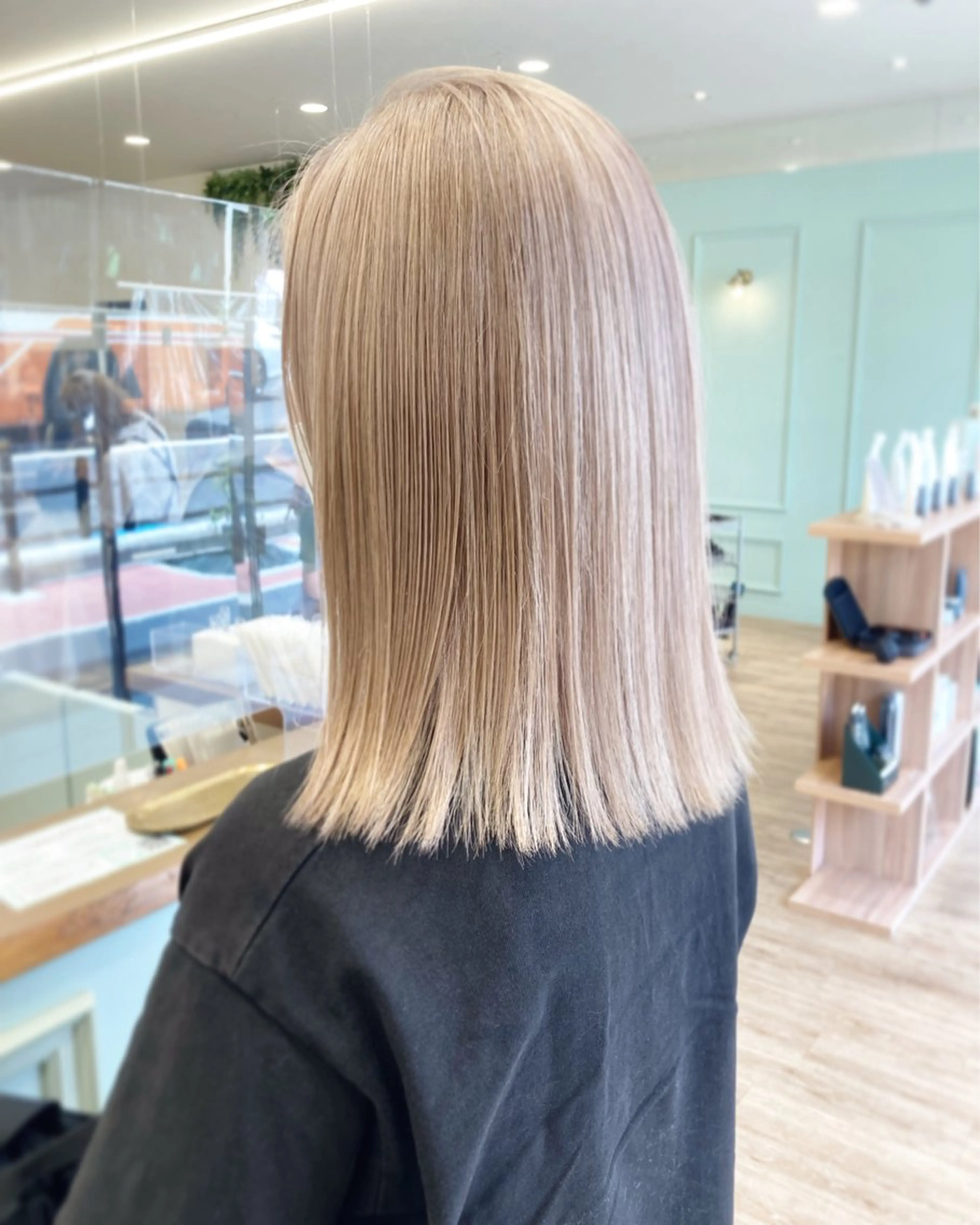 ミディアム ヘアカラー トリートメント ケアブリーチ 坪井佑樹のヘアスタイル