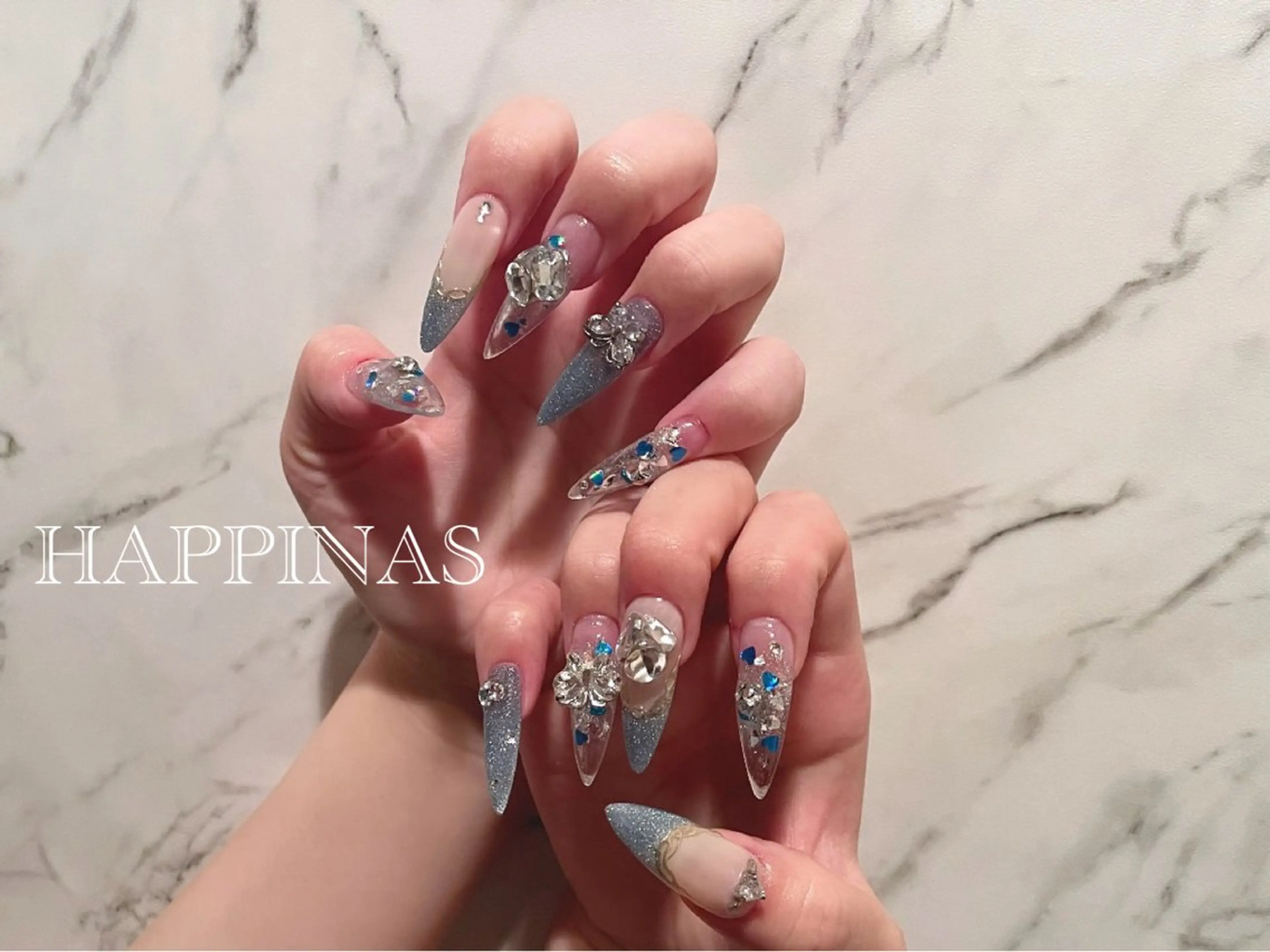 ネイル ブルー フレンチネイル ハート キラキラネイル マグネットネイル ハンドネイル HAPPINAS Jrネイリスト💅のネイルデザイン