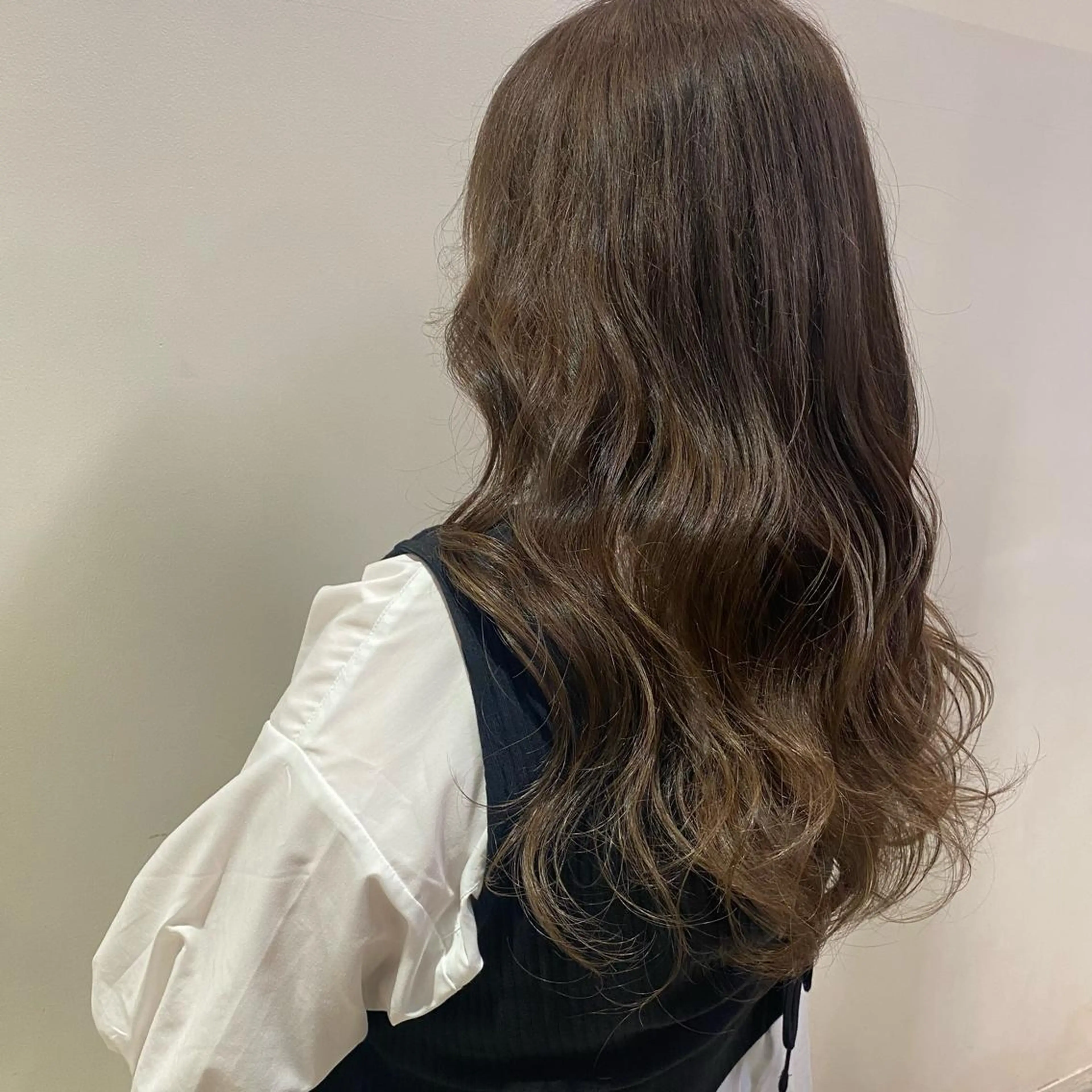 ロング 山川 玲奈のヘアスタイル