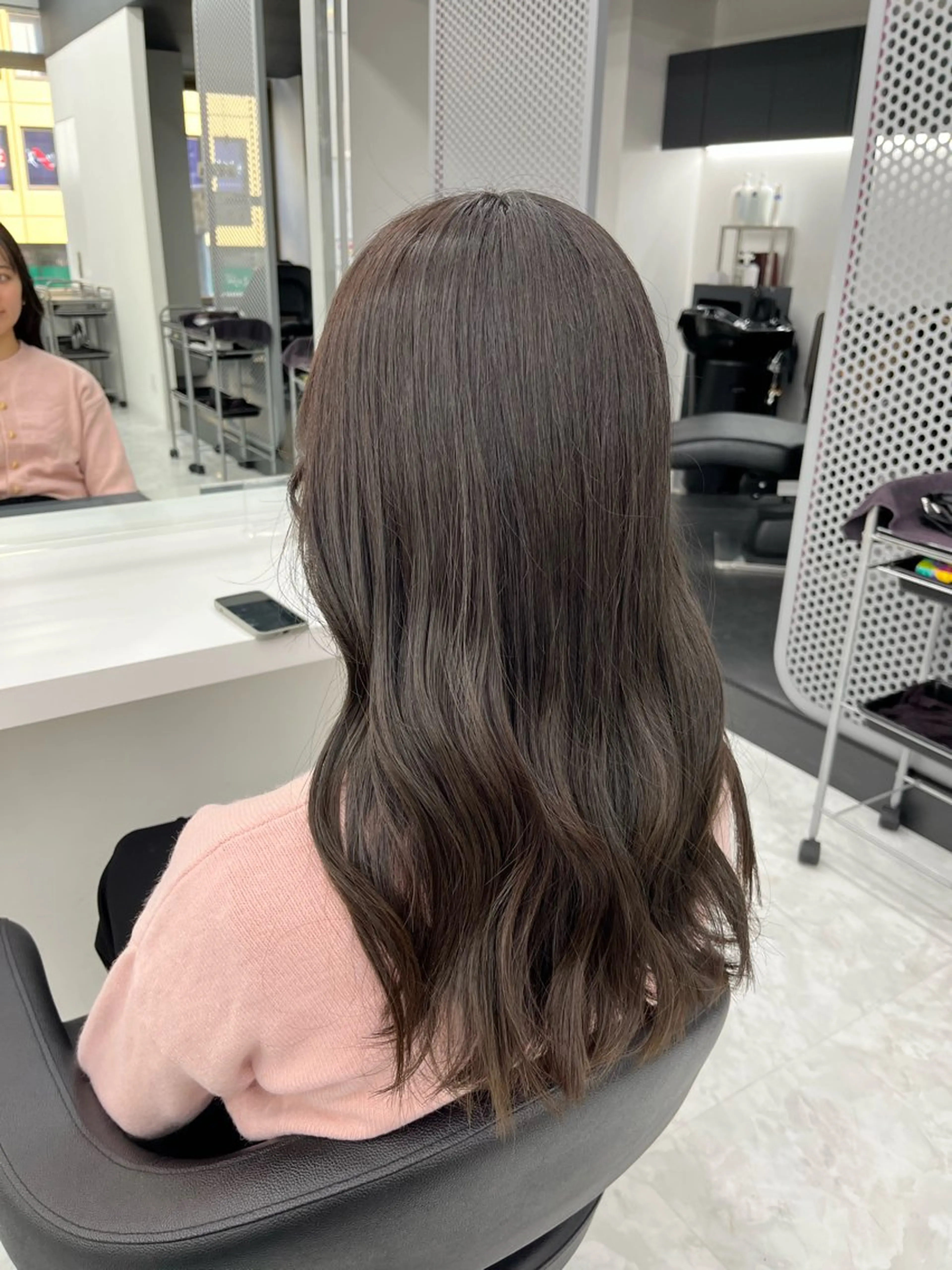ロング カラー グレージュ オリーブグレージュ オリーブグレー ヘアカラー トリートメント 💖トレンド夏 カラー💖FUTAのヘアスタイル