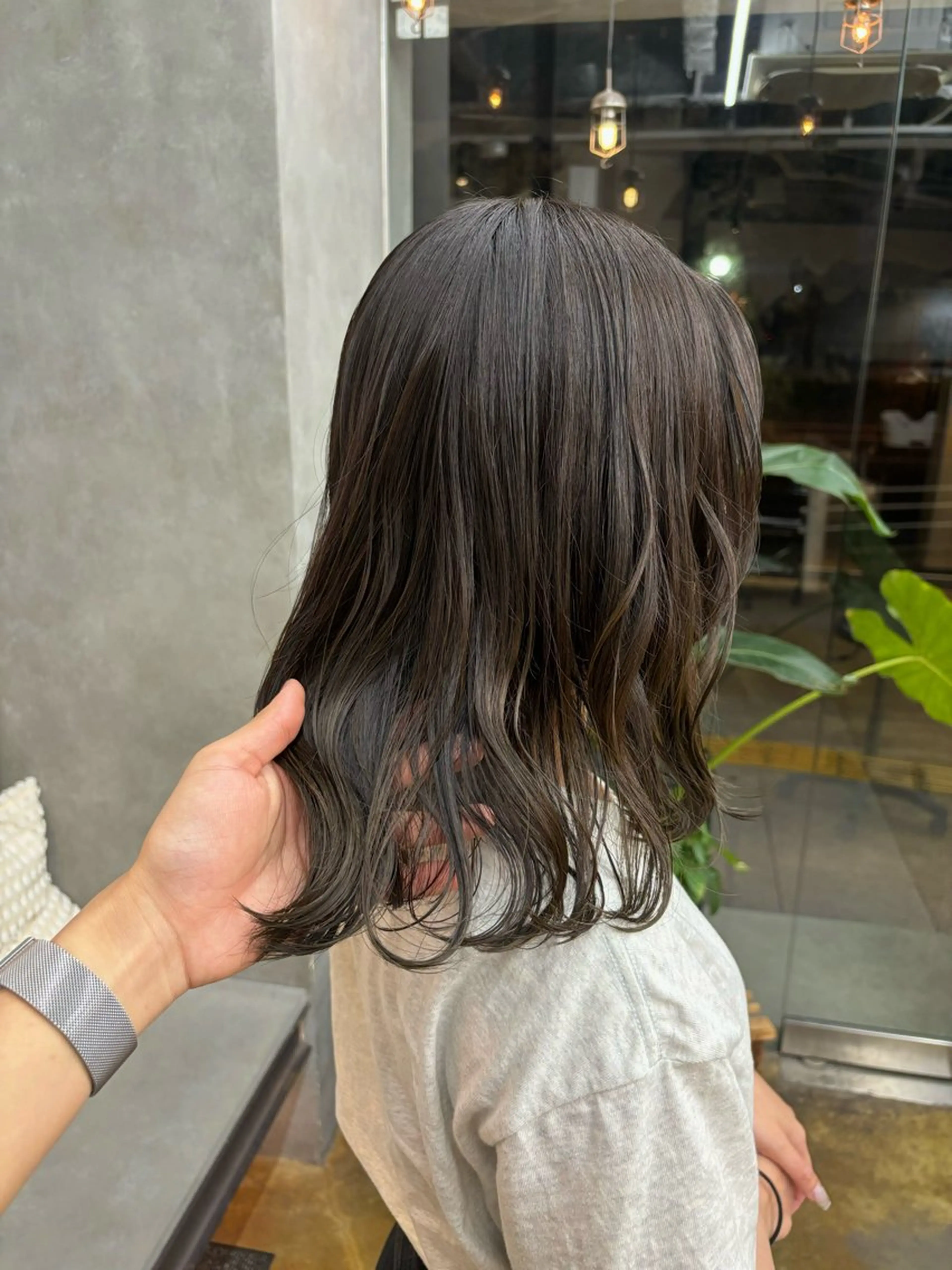 ミディアム カラー ベージュカラー オリーブベージュ オリーブカラー ヘアカラー 近江廉/梅田/福島 髪質改善/縮毛矯正のヘアスタイル